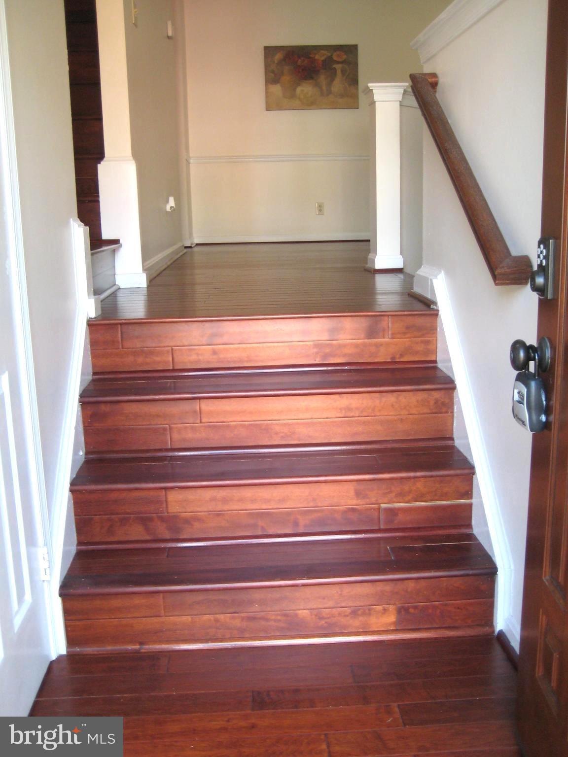 MIRROR RIDGE - Residential