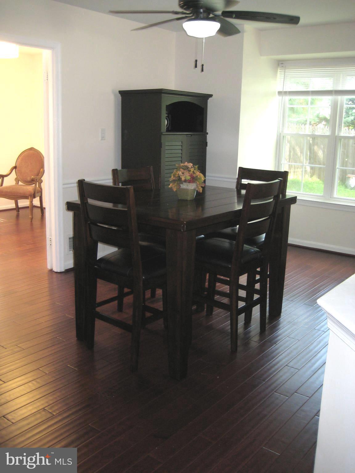 MIRROR RIDGE - Residential