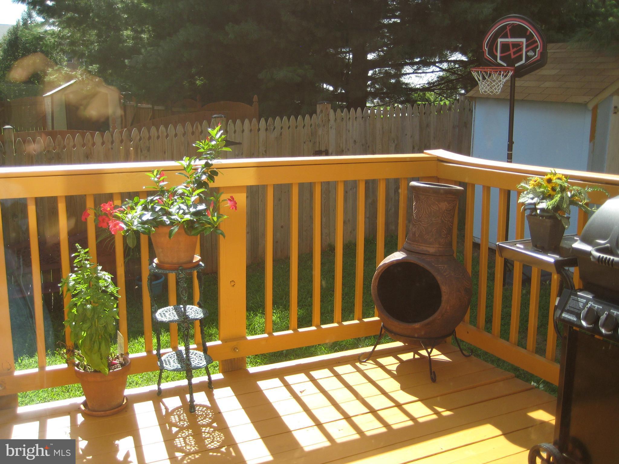 MIRROR RIDGE - Residential