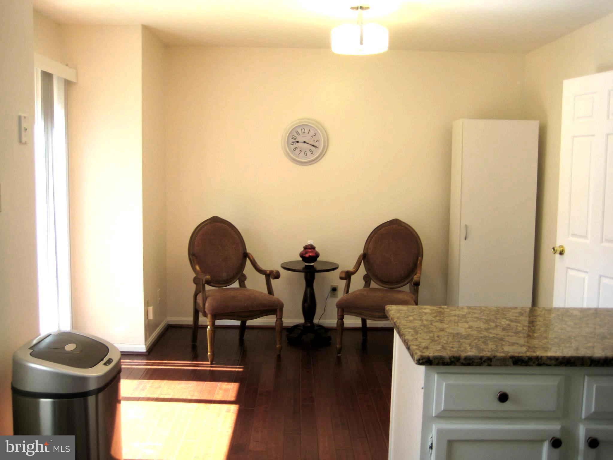 MIRROR RIDGE - Residential