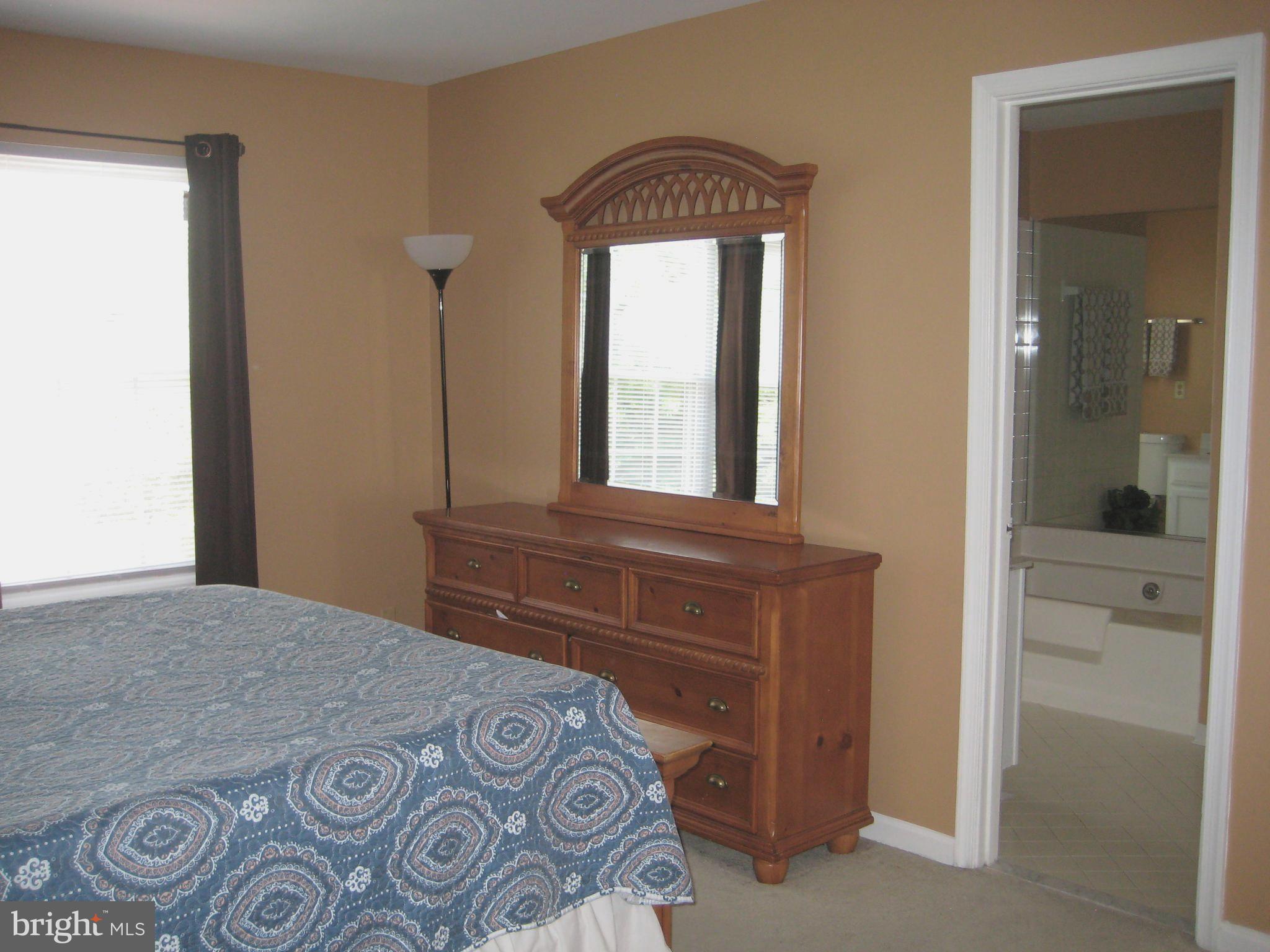 MIRROR RIDGE - Residential