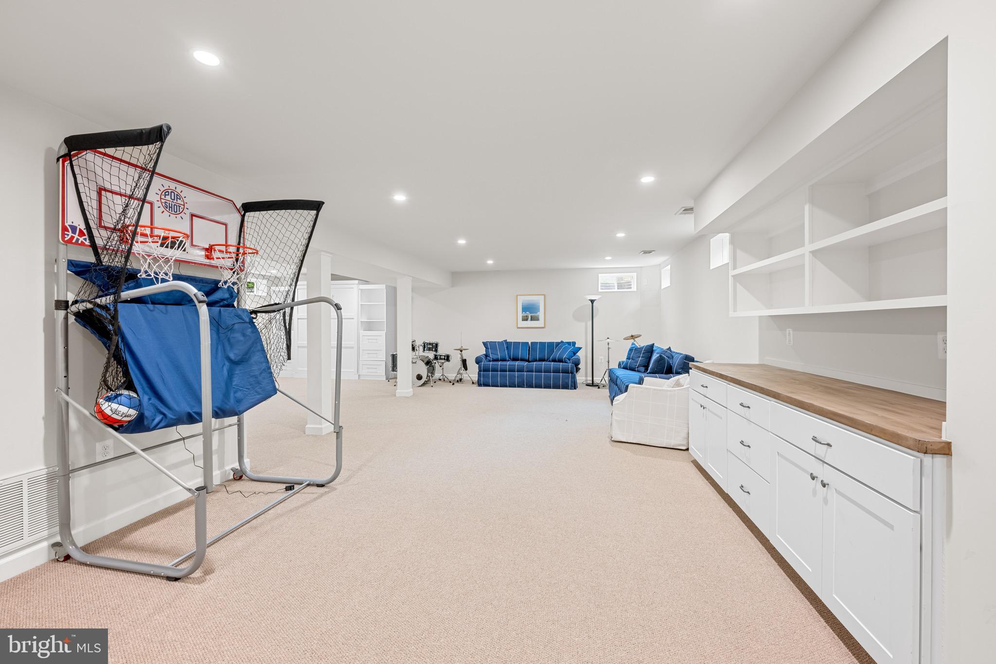 COUNTRY CLUB - Residential