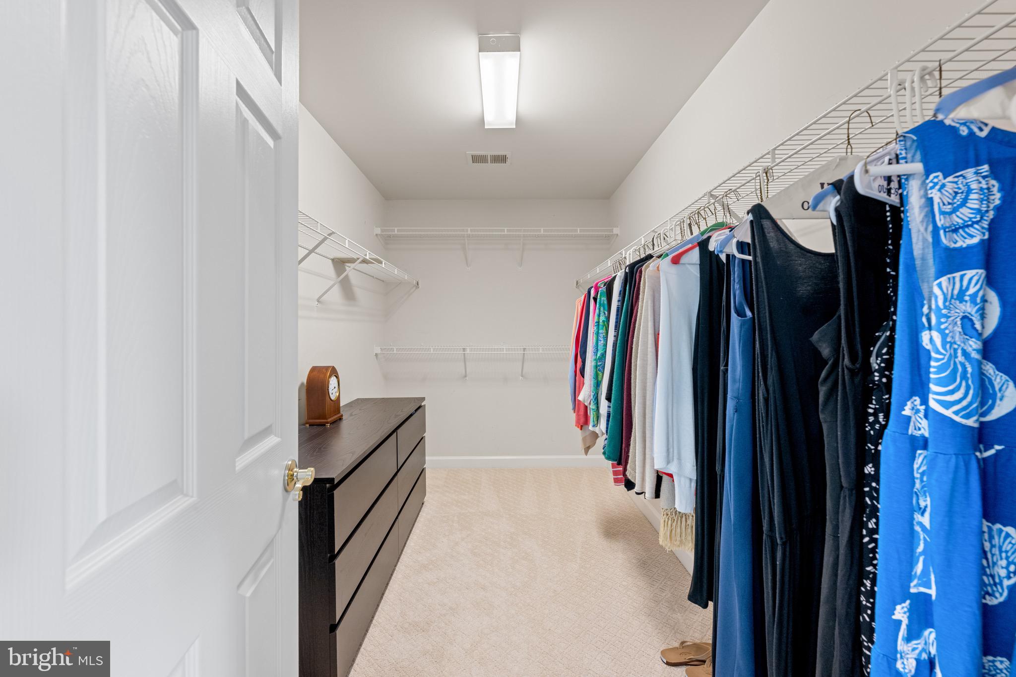 COUNTRY CLUB - Residential