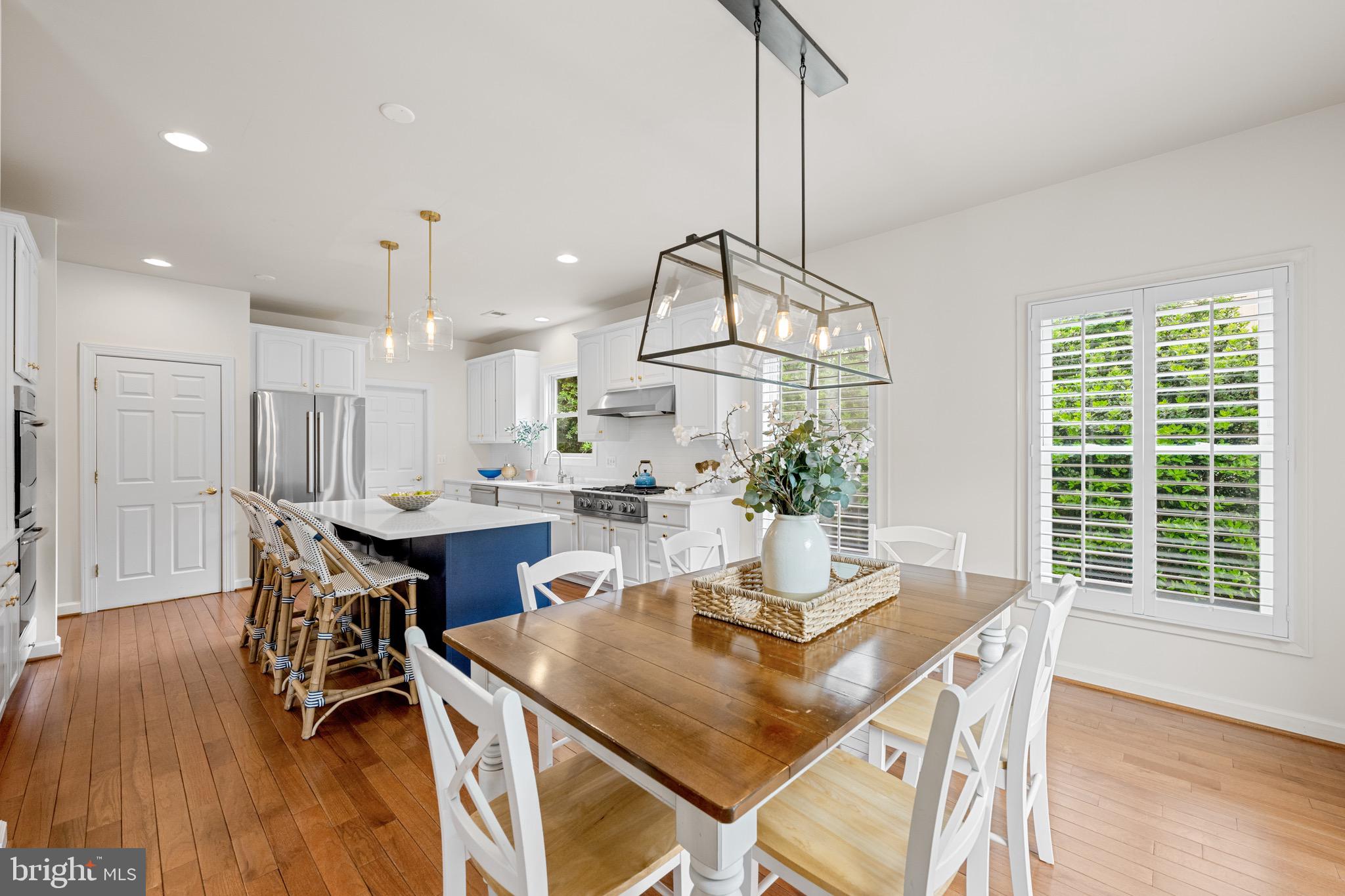 COUNTRY CLUB - Residential