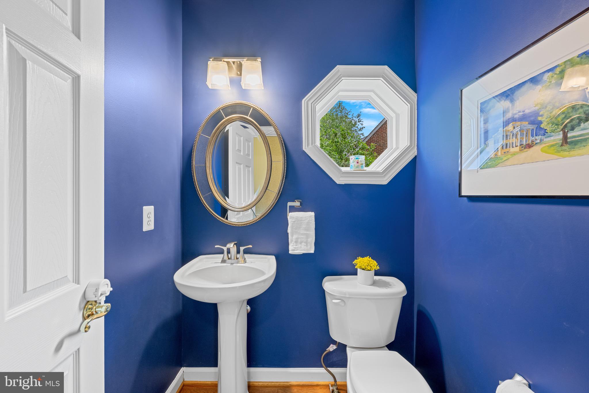 COUNTRY CLUB - Residential