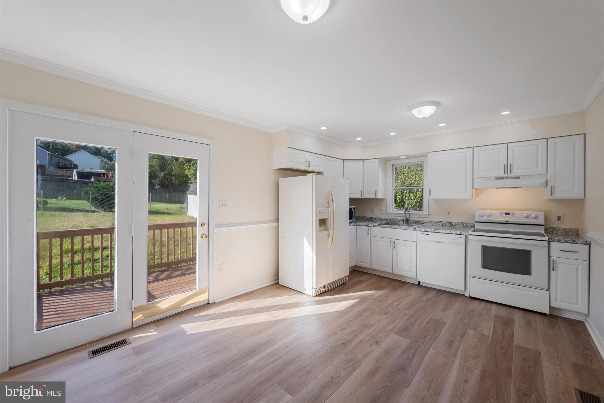 HENSEL STONE WOODS - Residential Lease