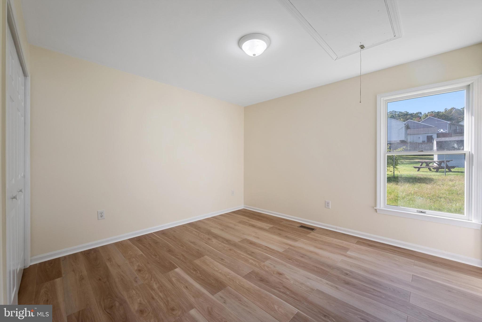 HENSEL STONE WOODS - Residential Lease