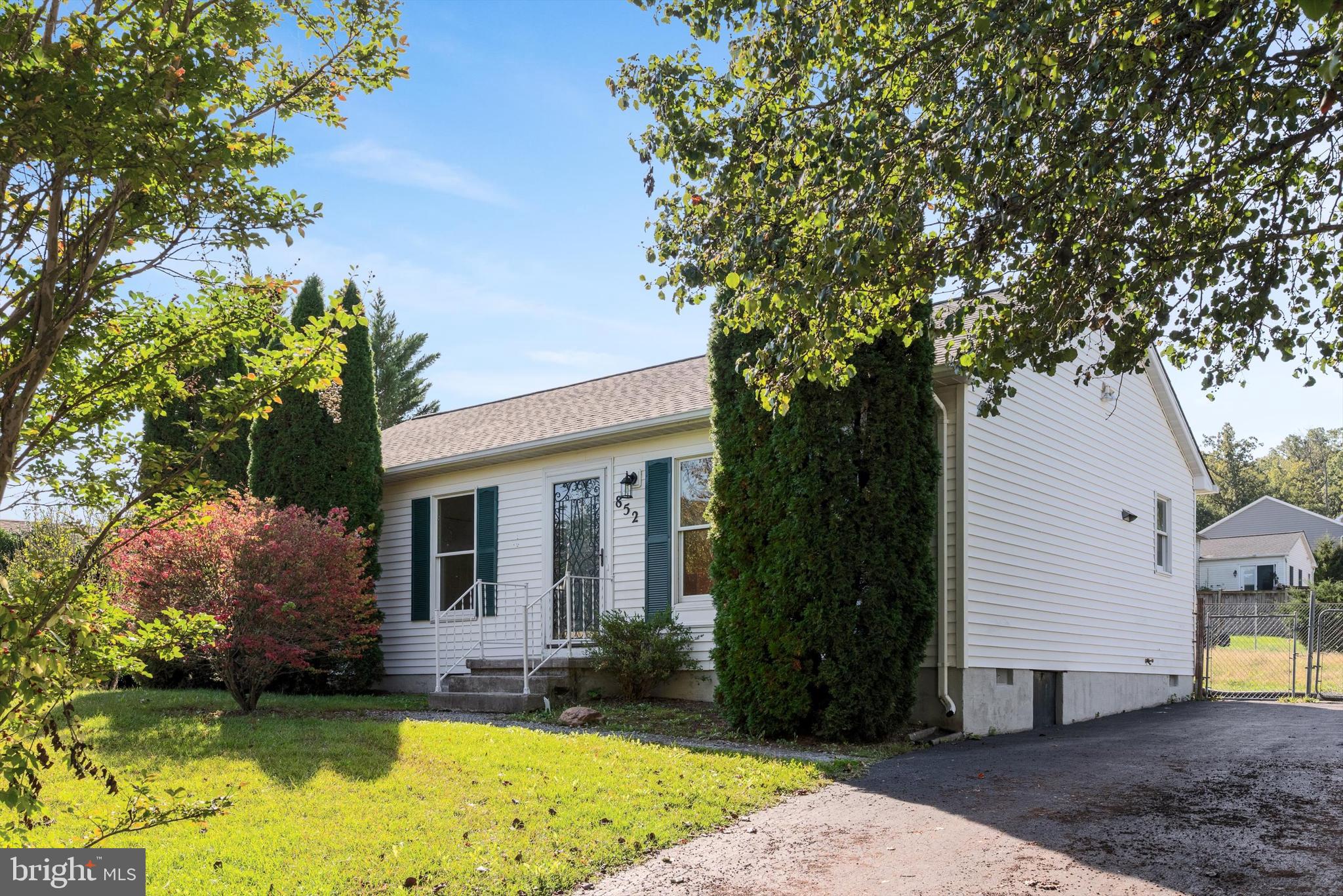 HENSEL STONE WOODS - Residential Lease