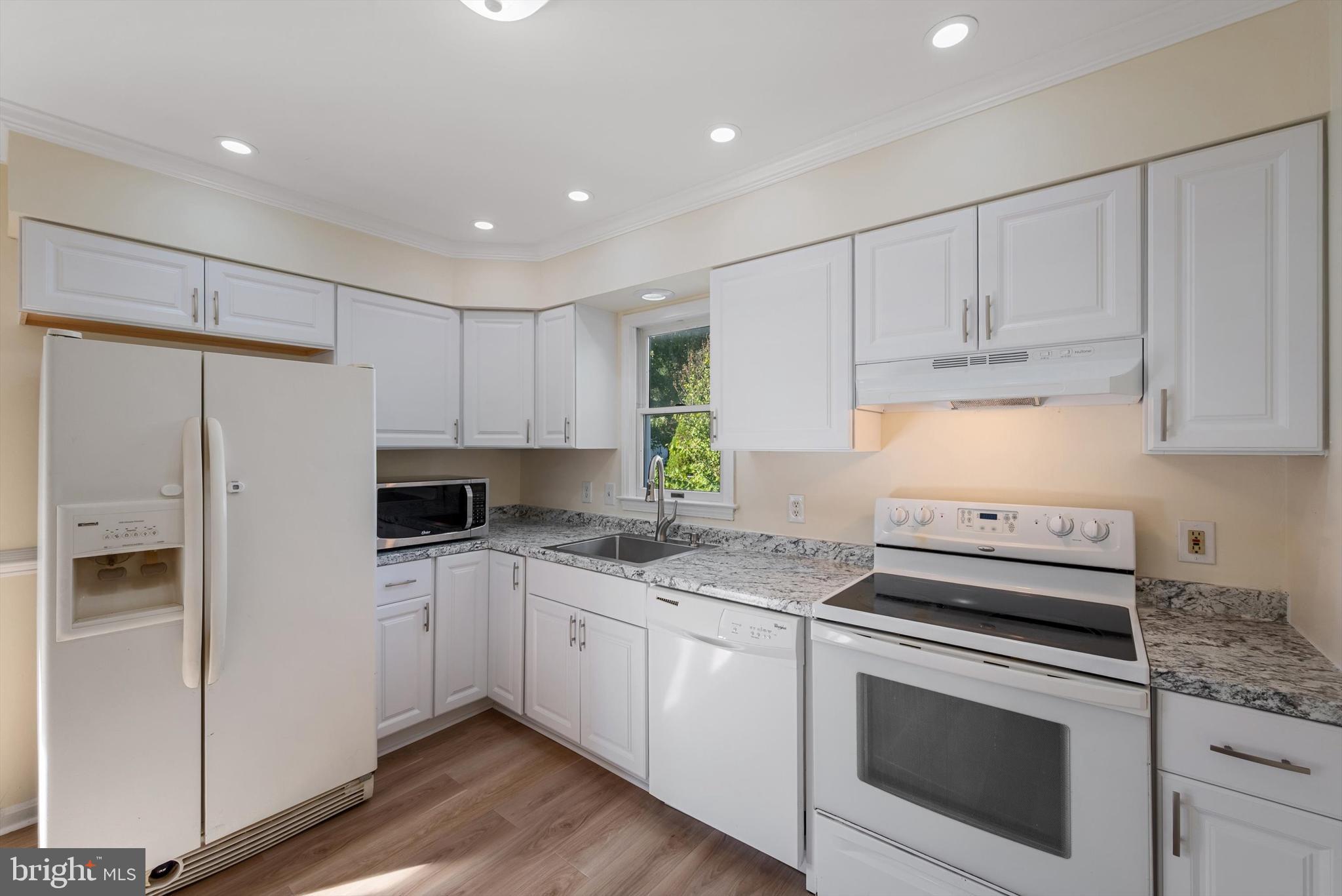 HENSEL STONE WOODS - Residential Lease