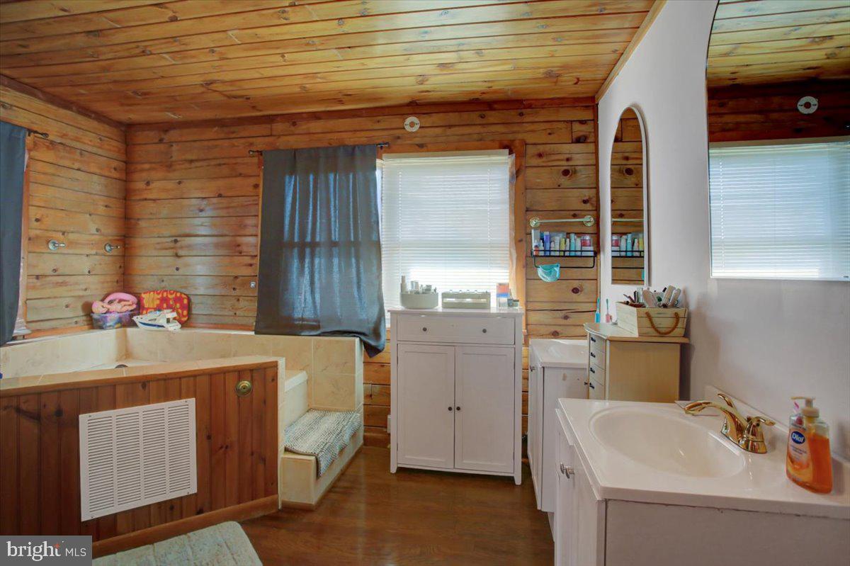 BRUSH CREEK TOWNSHIP - Residential