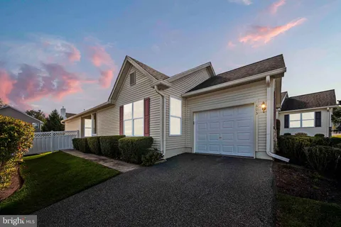 603 W Gray Fox Lane, Glen Mills, PA MLS: PADE2102390