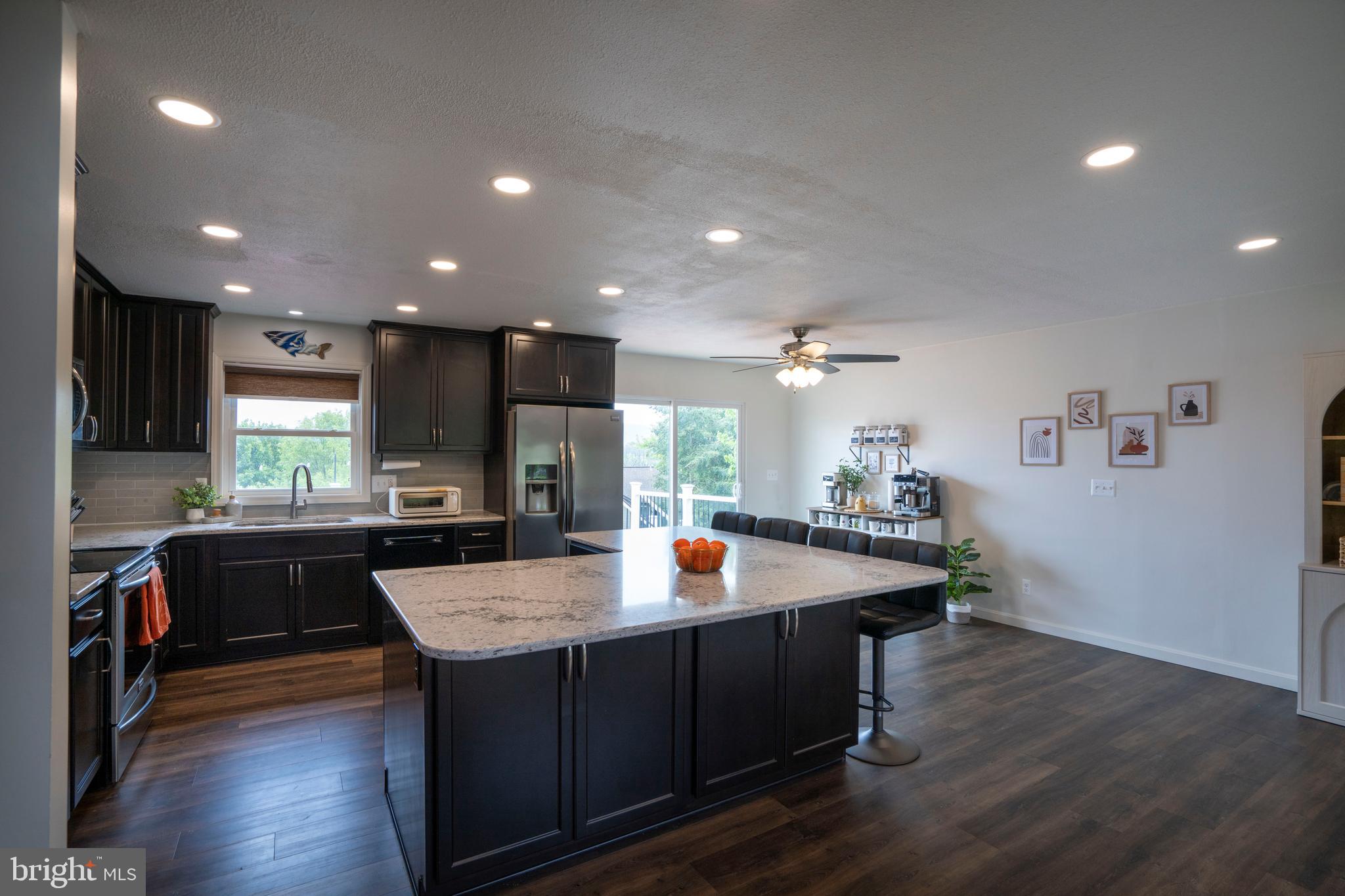 CENTRE HILLS VILLAGE - Residential