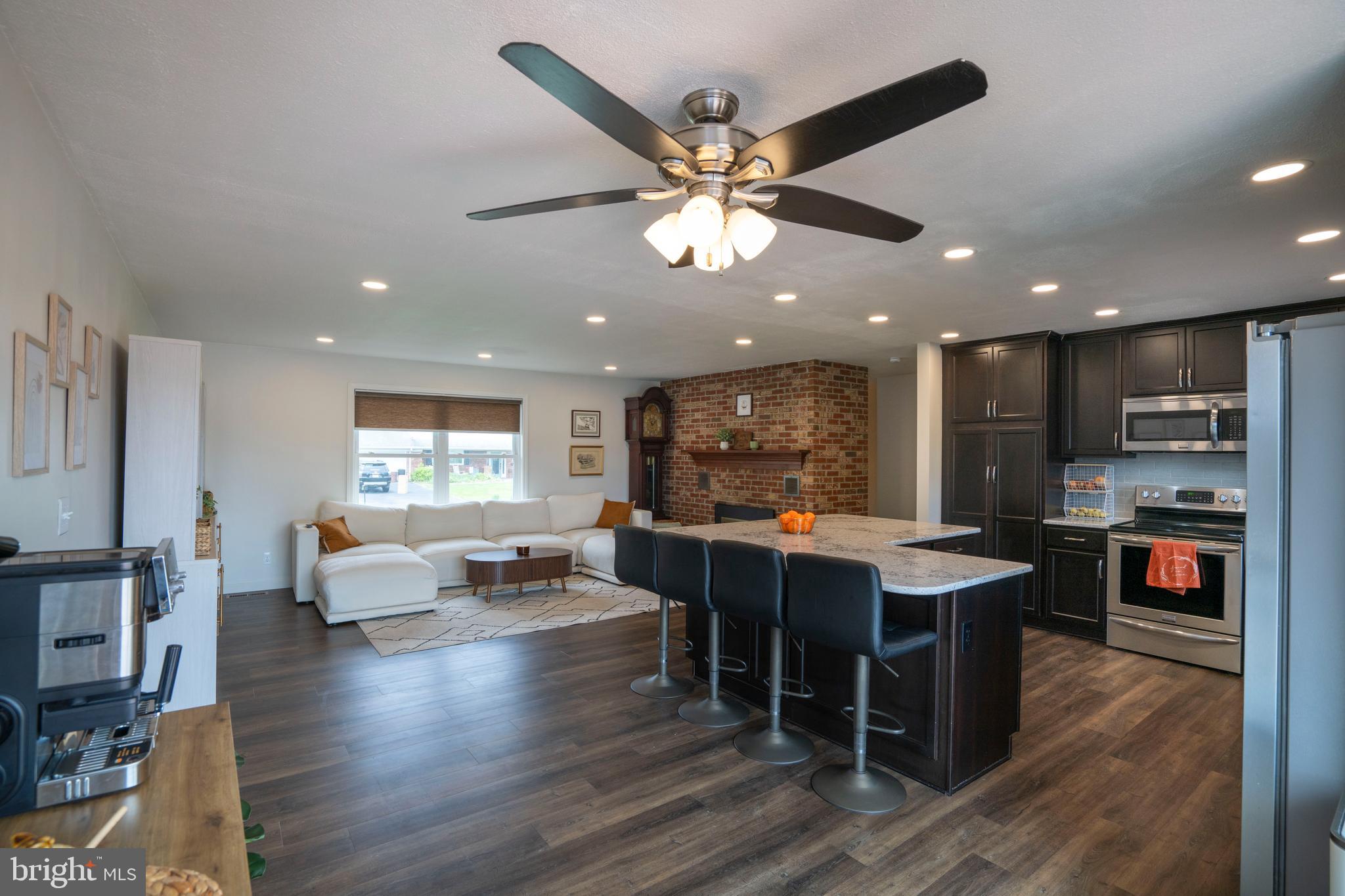 CENTRE HILLS VILLAGE - Residential