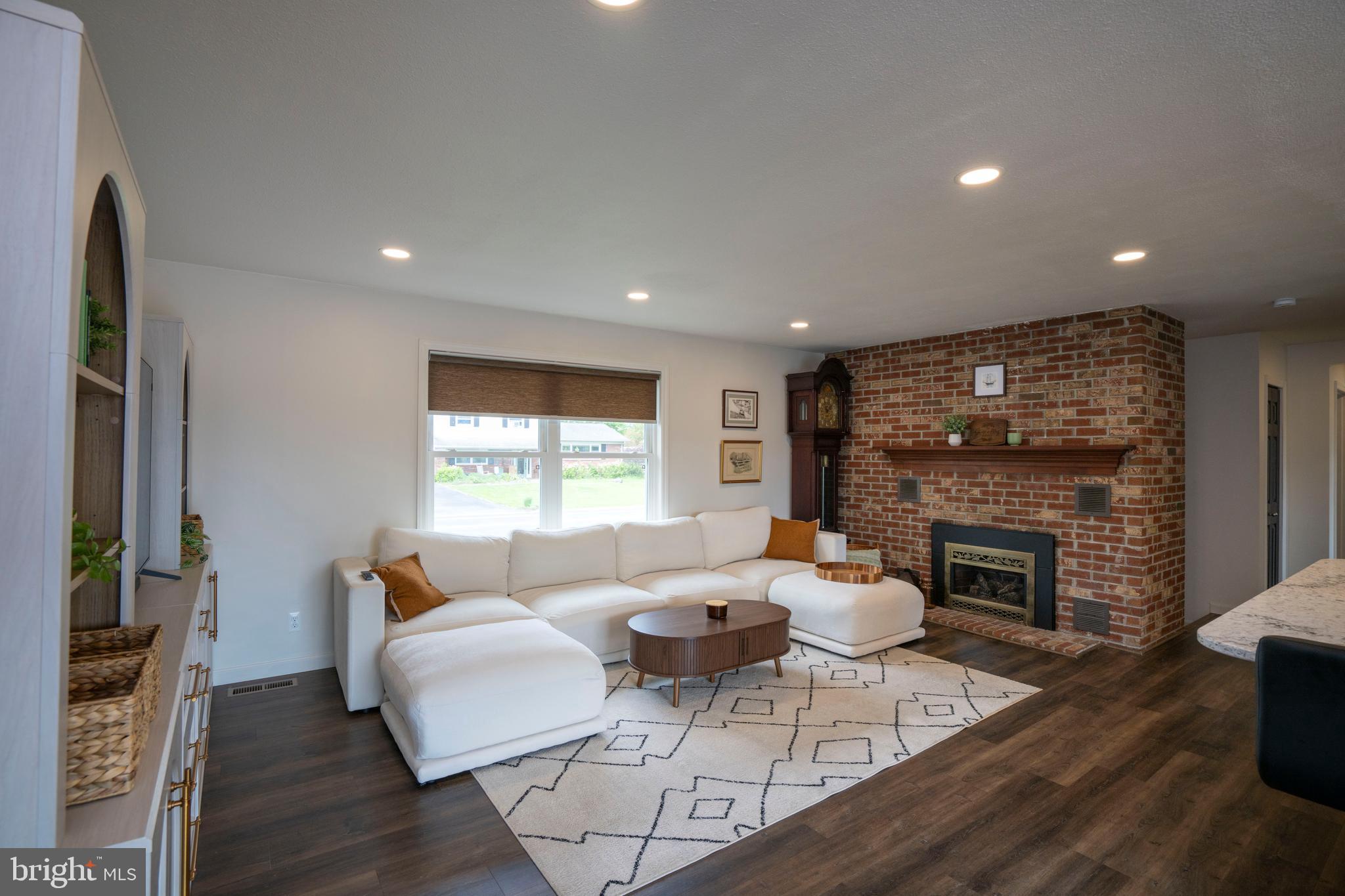 CENTRE HILLS VILLAGE - Residential