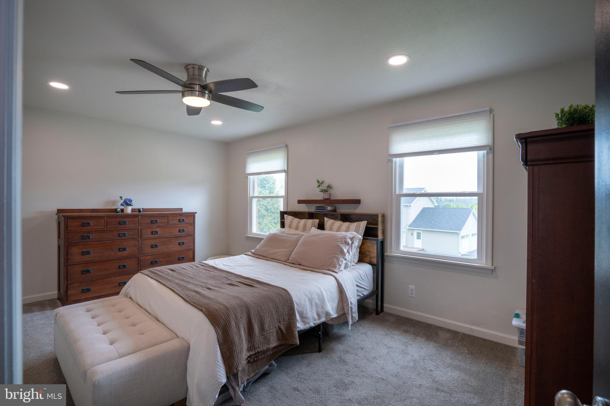 CENTRE HILLS VILLAGE - Residential