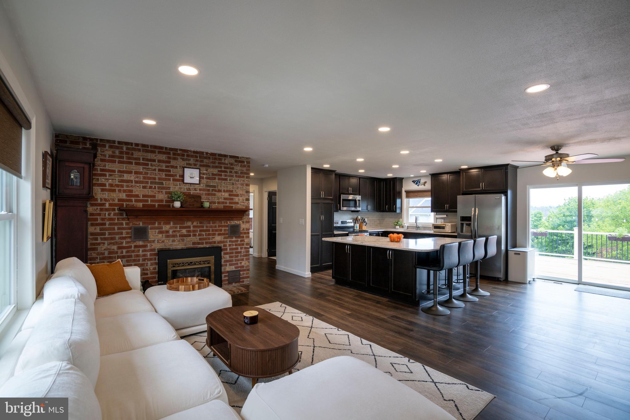 CENTRE HILLS VILLAGE - Residential