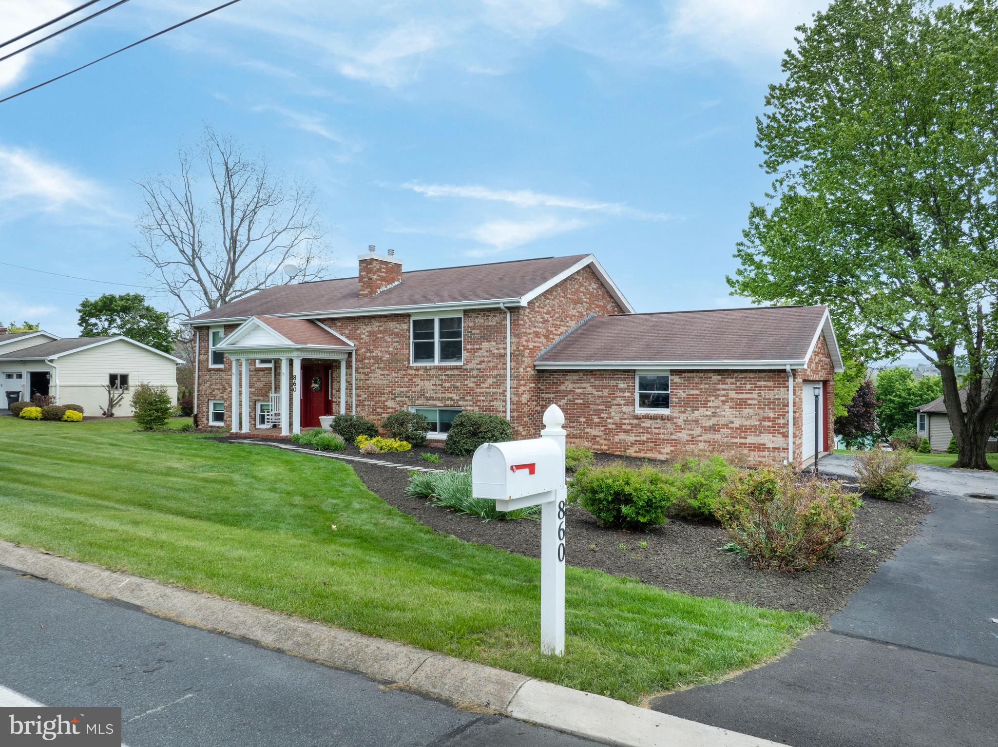 CENTRE HILLS VILLAGE - Residential