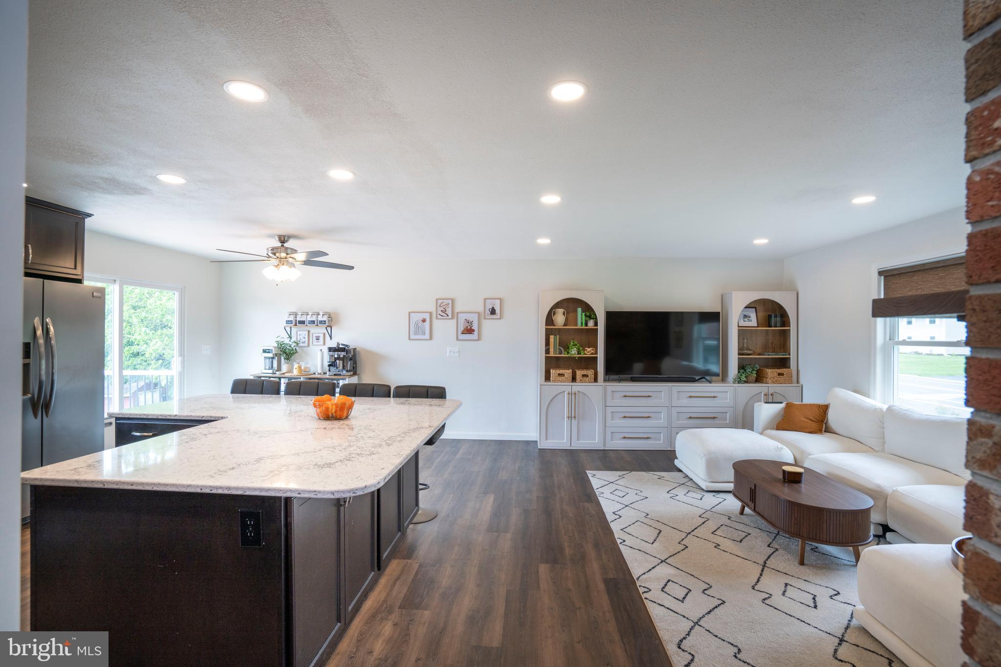 CENTRE HILLS VILLAGE - Residential