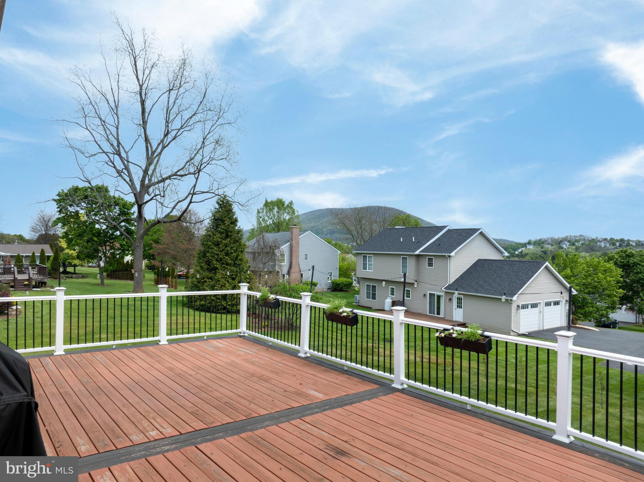 CENTRE HILLS VILLAGE - Residential