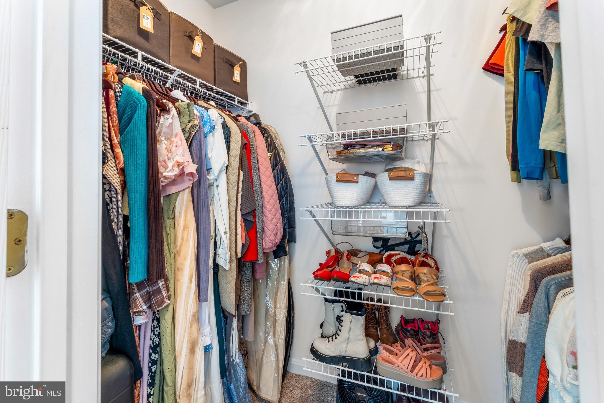 SEVEN OAKS - Residential Lease