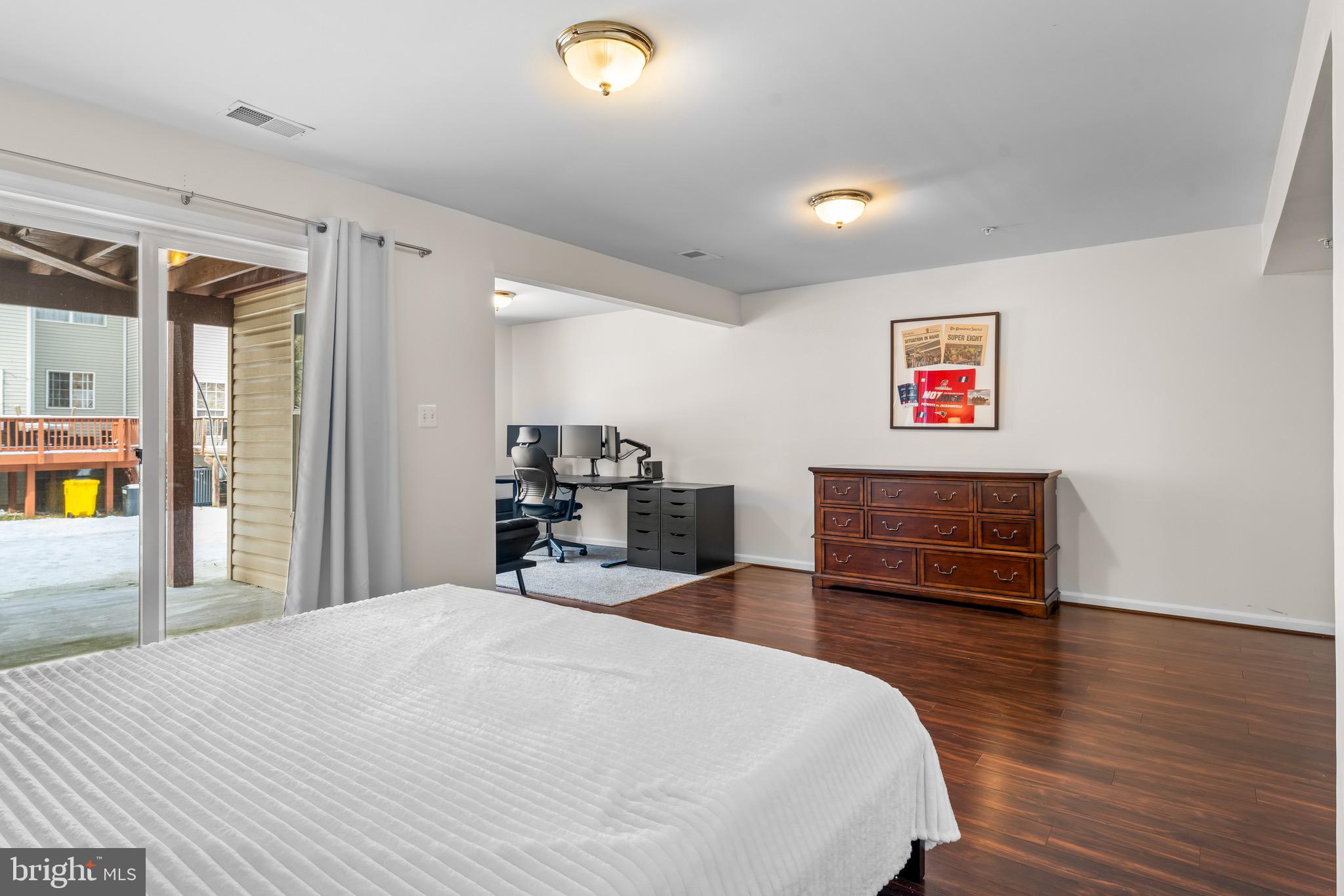 SEVEN OAKS - Residential Lease