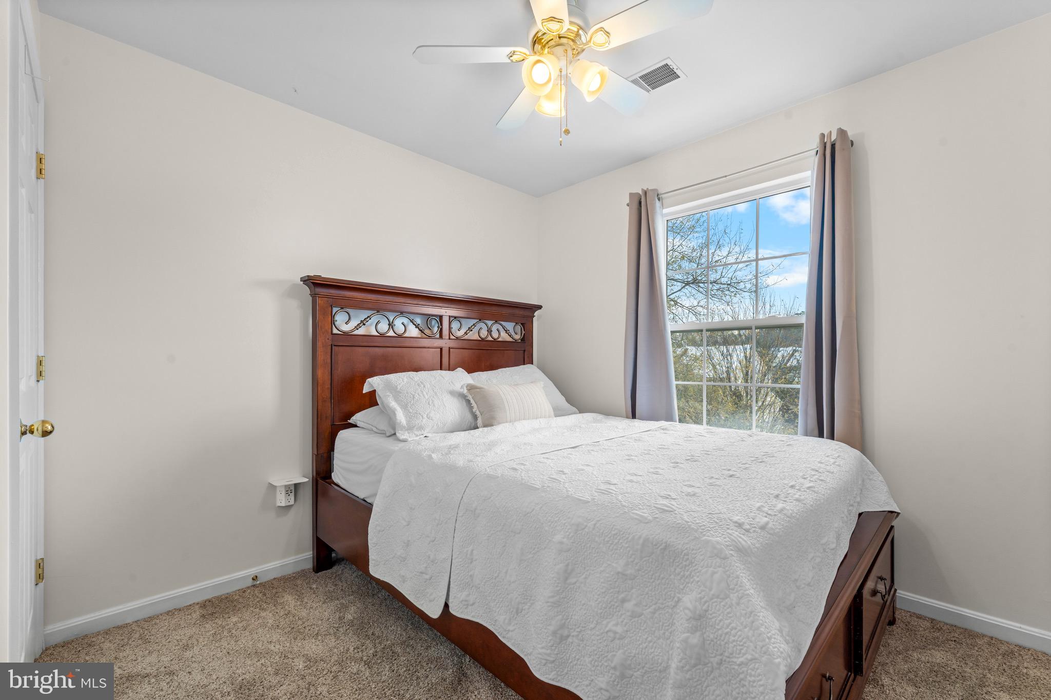 SEVEN OAKS - Residential Lease