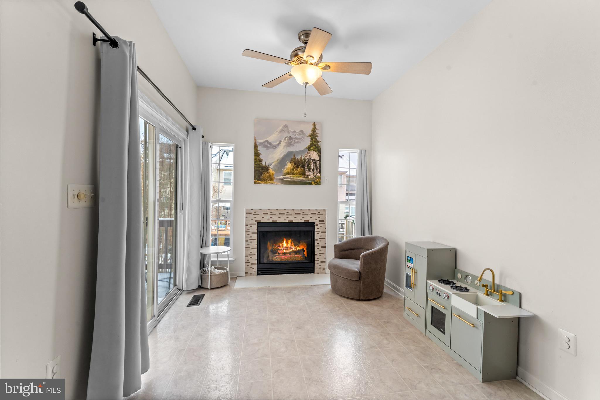 SEVEN OAKS - Residential Lease