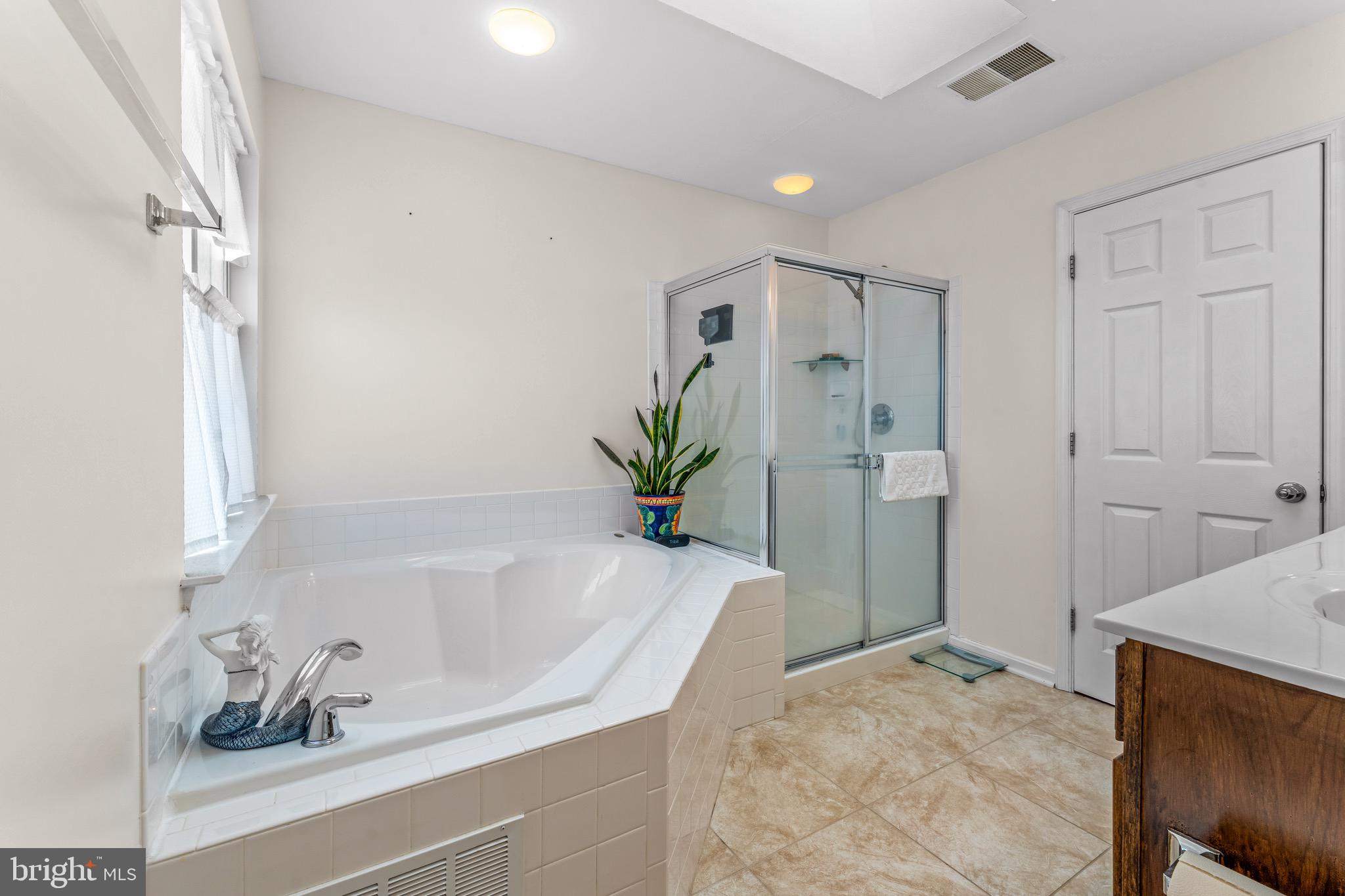 SEVEN OAKS - Residential Lease