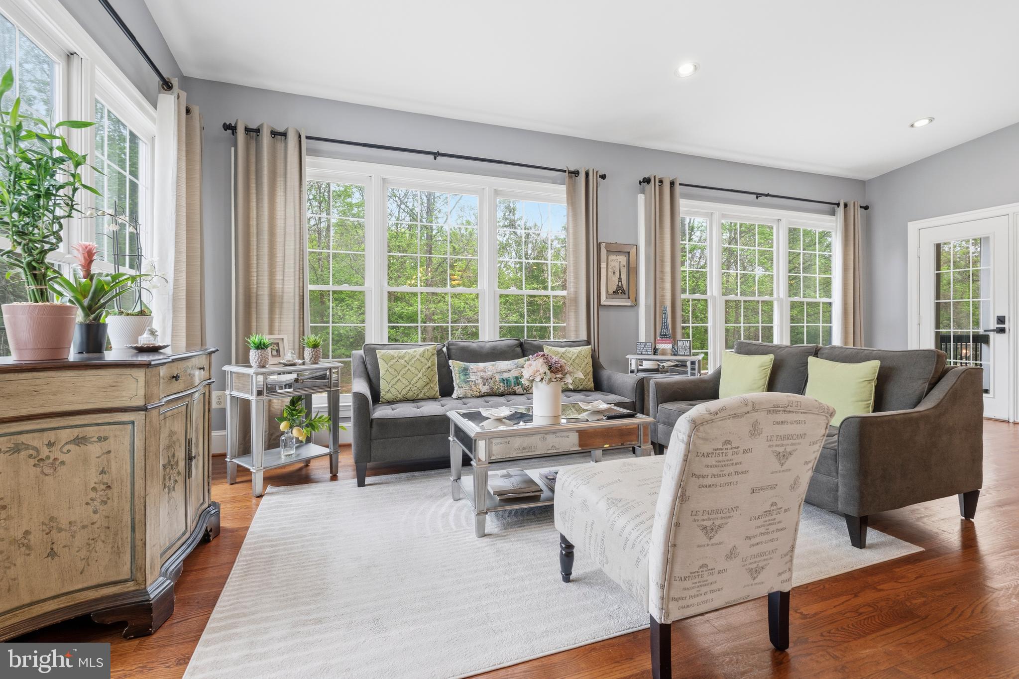 KINGS CROSSING - Residential