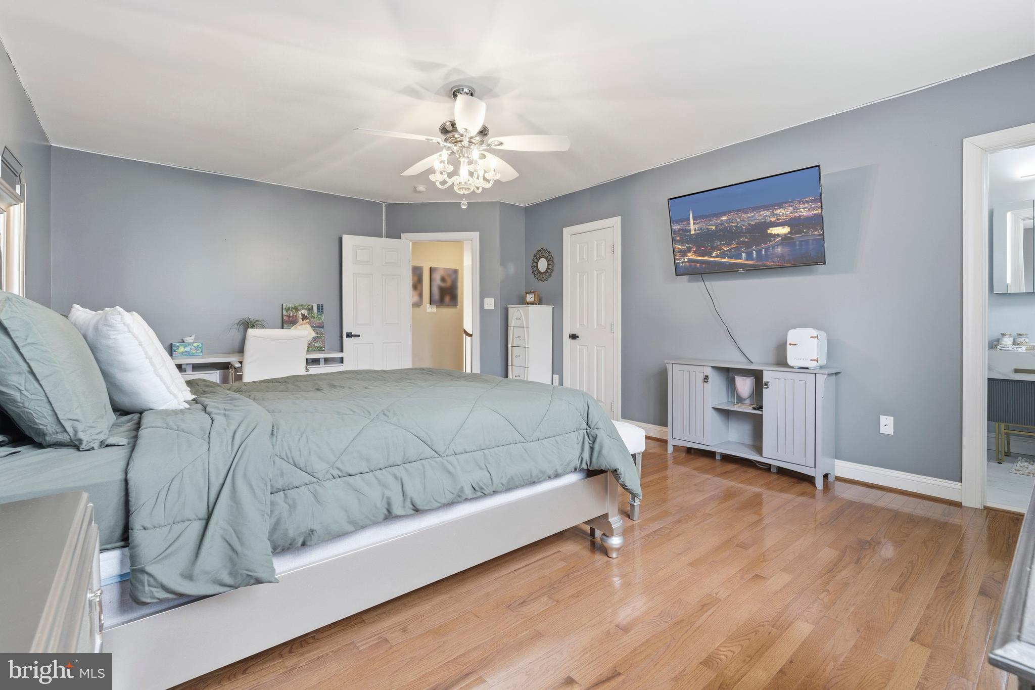 KINGS CROSSING - Residential