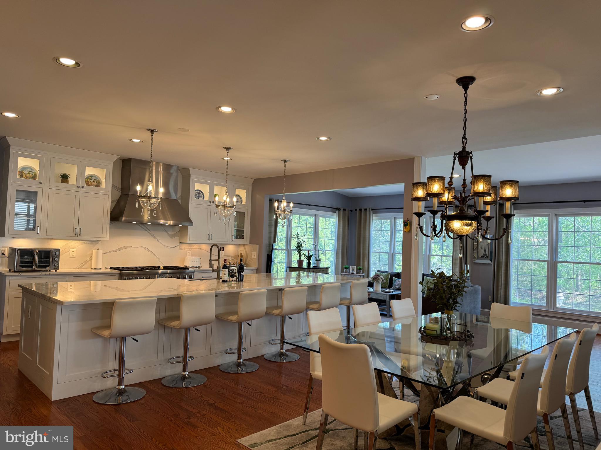 KINGS CROSSING - Residential