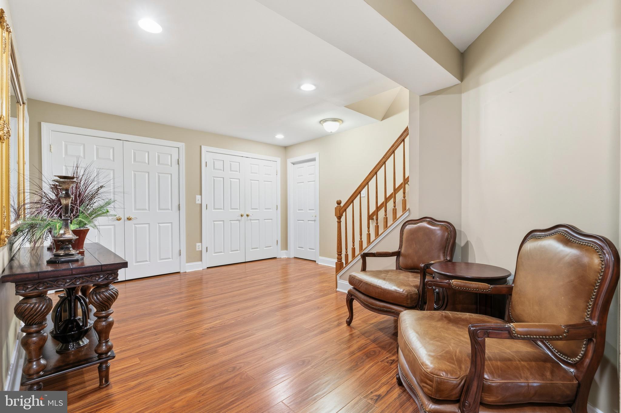 KINGS CROSSING - Residential