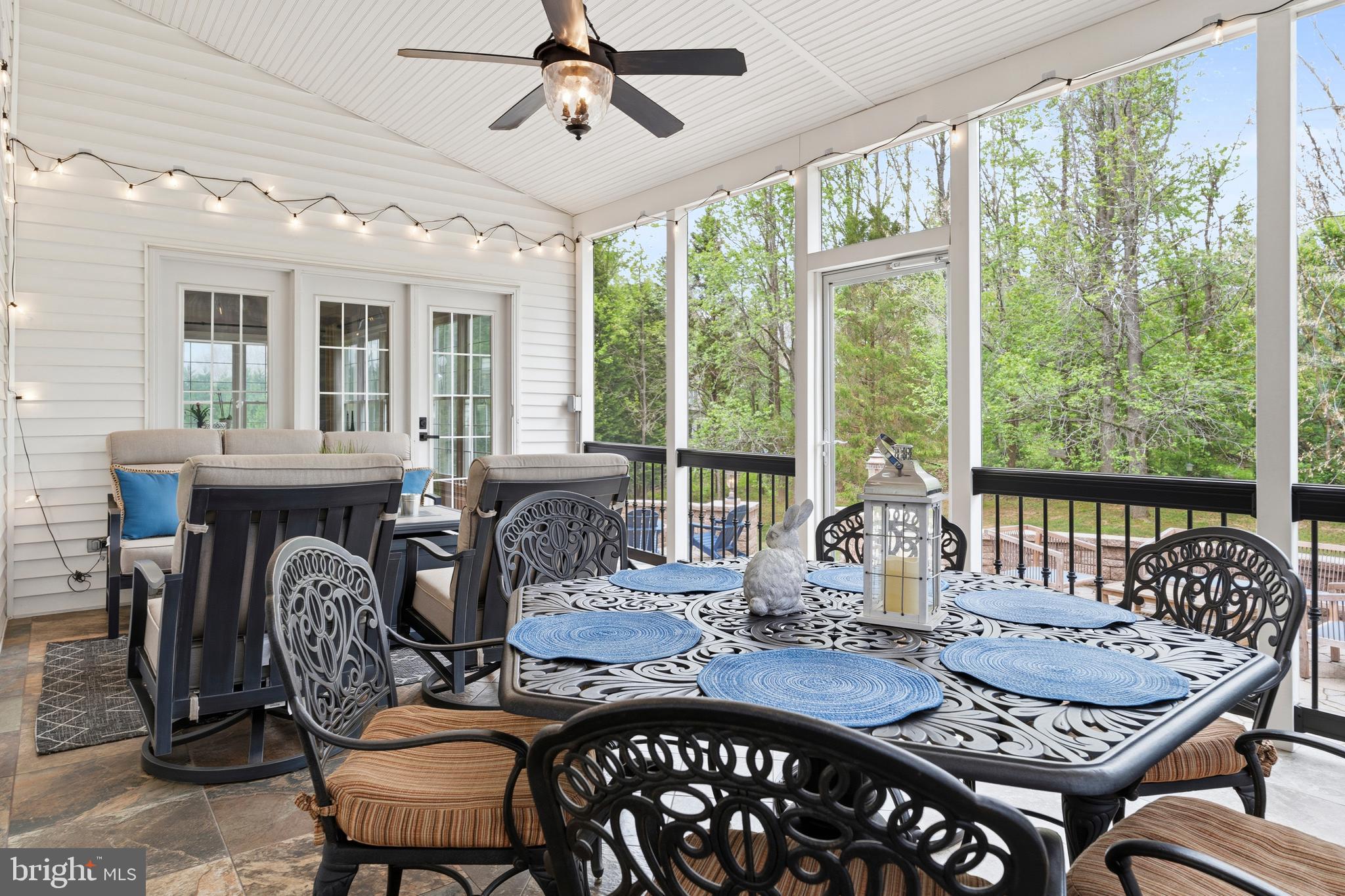 KINGS CROSSING - Residential