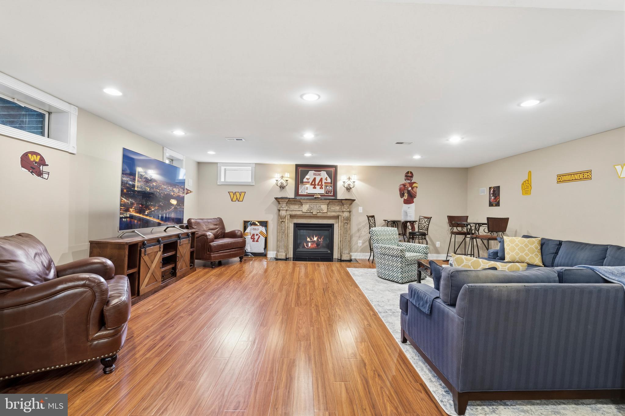 KINGS CROSSING - Residential