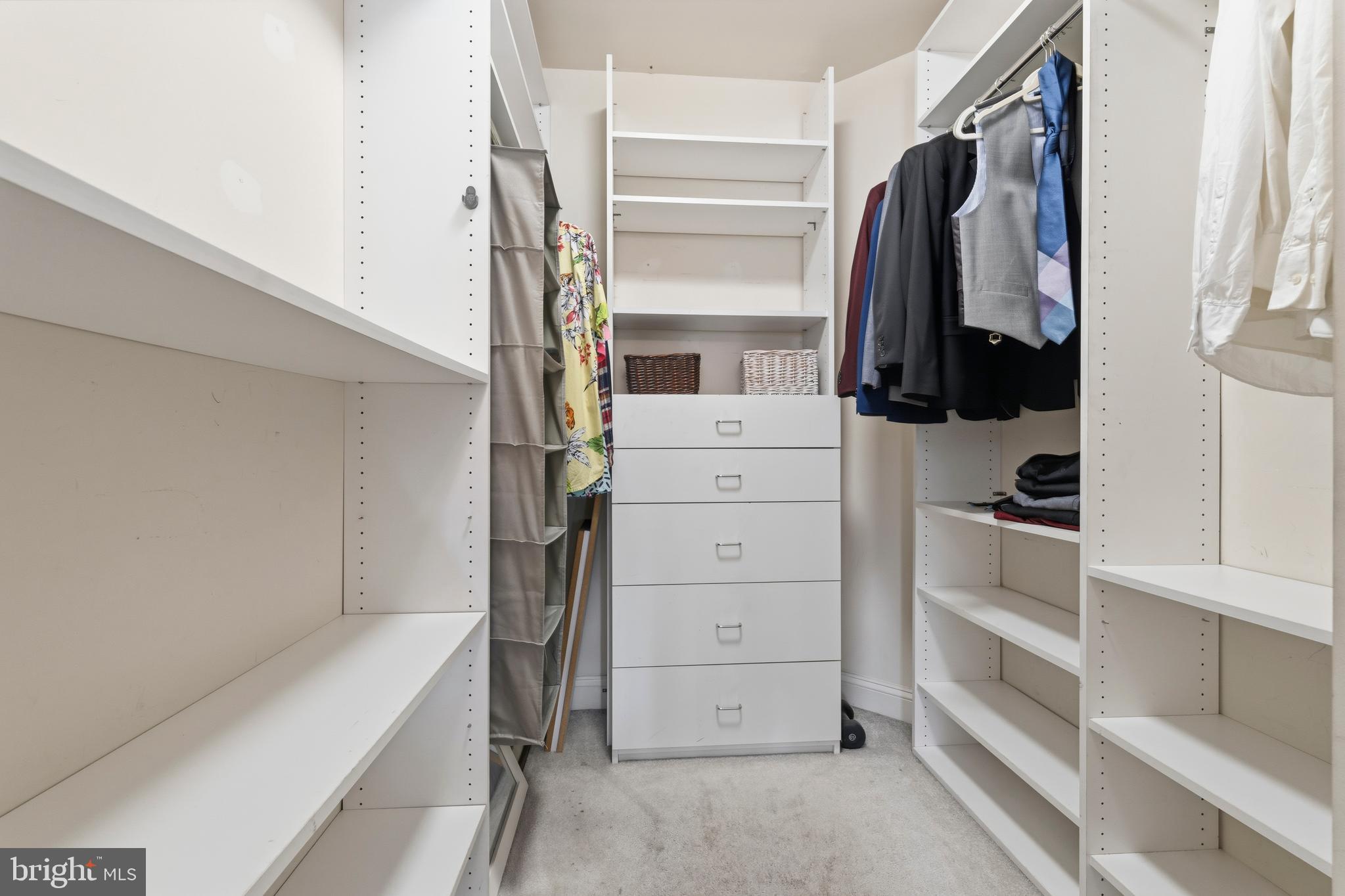 KINGS CROSSING - Residential