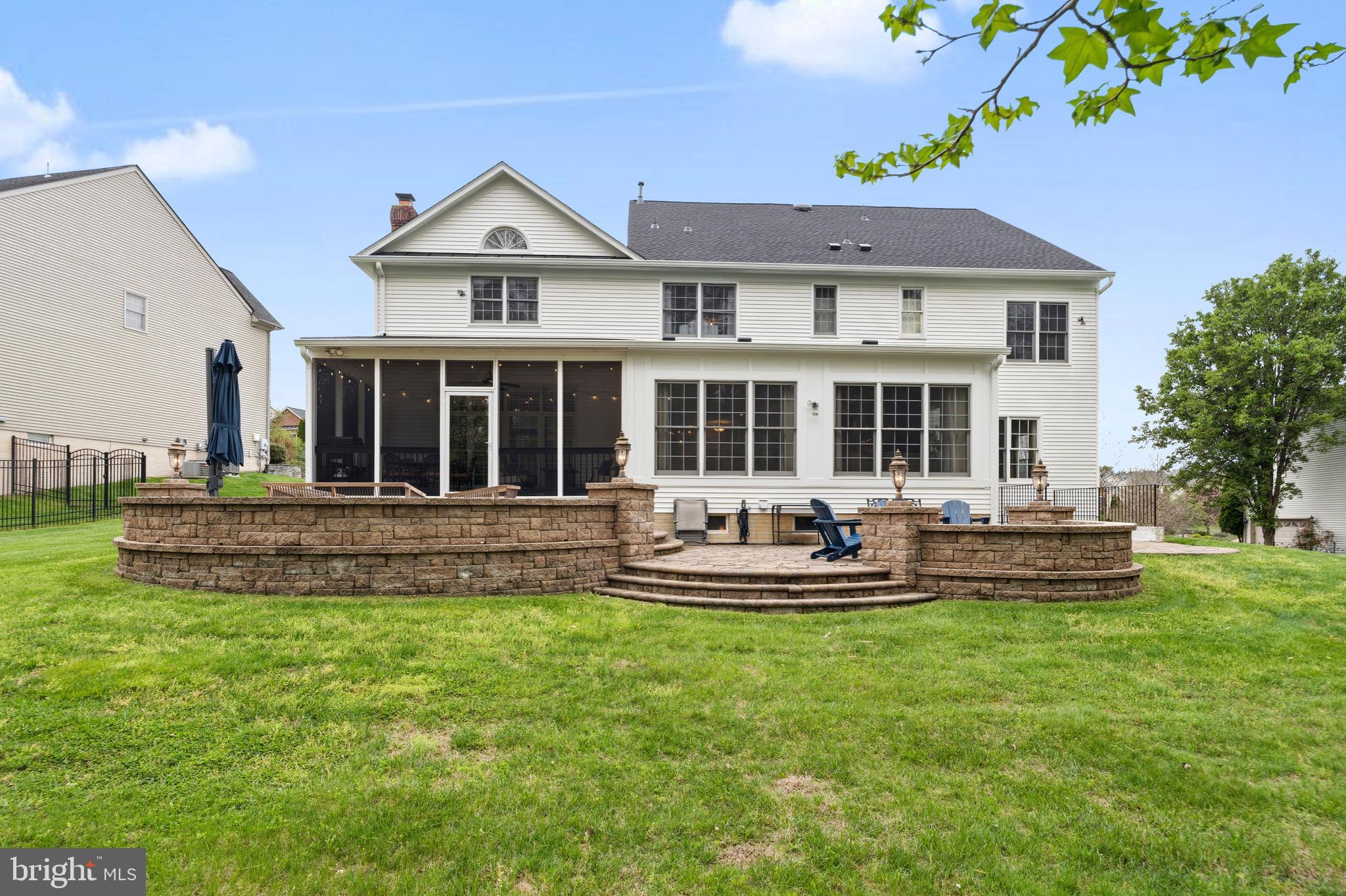KINGS CROSSING - Residential