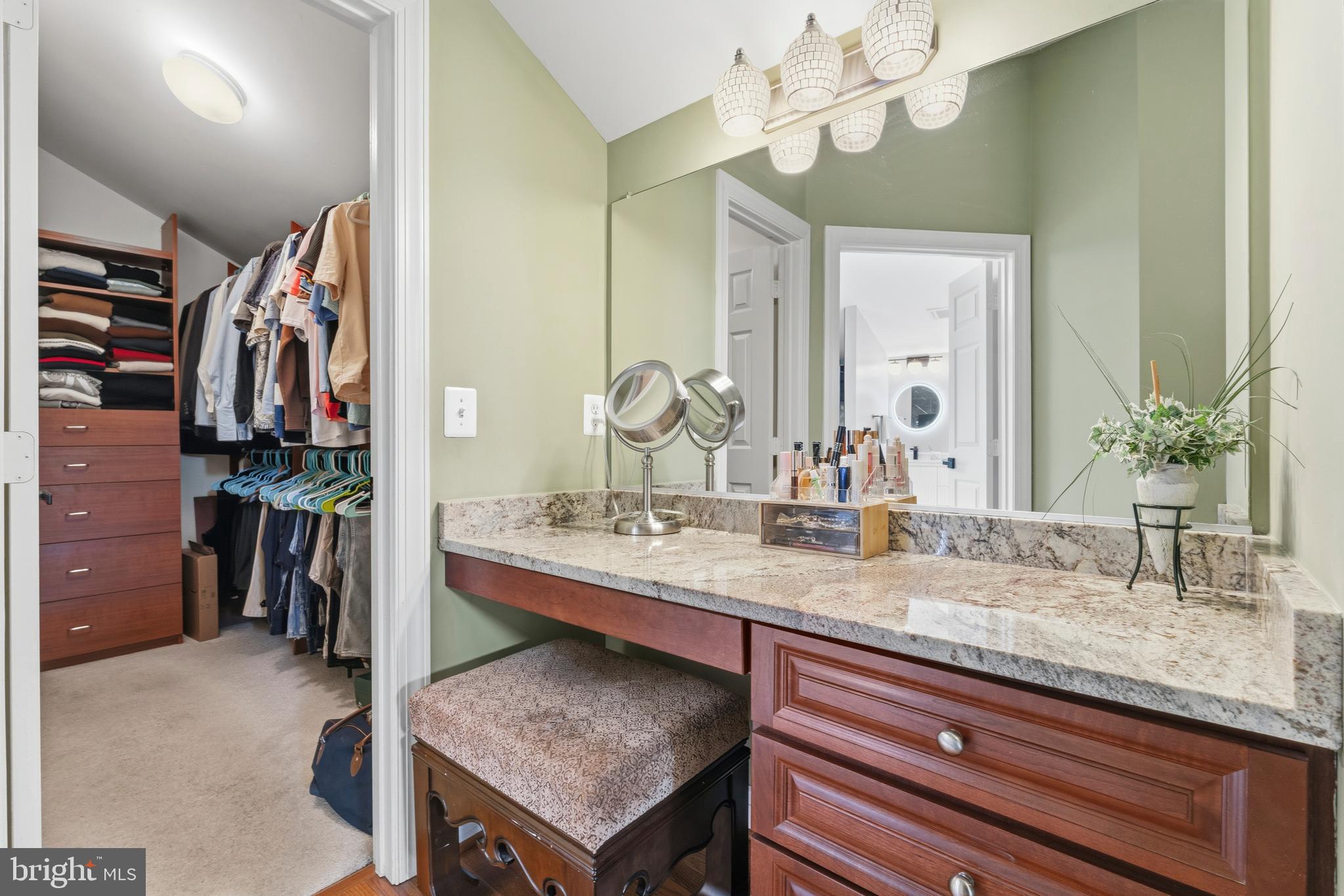 KINGS CROSSING - Residential