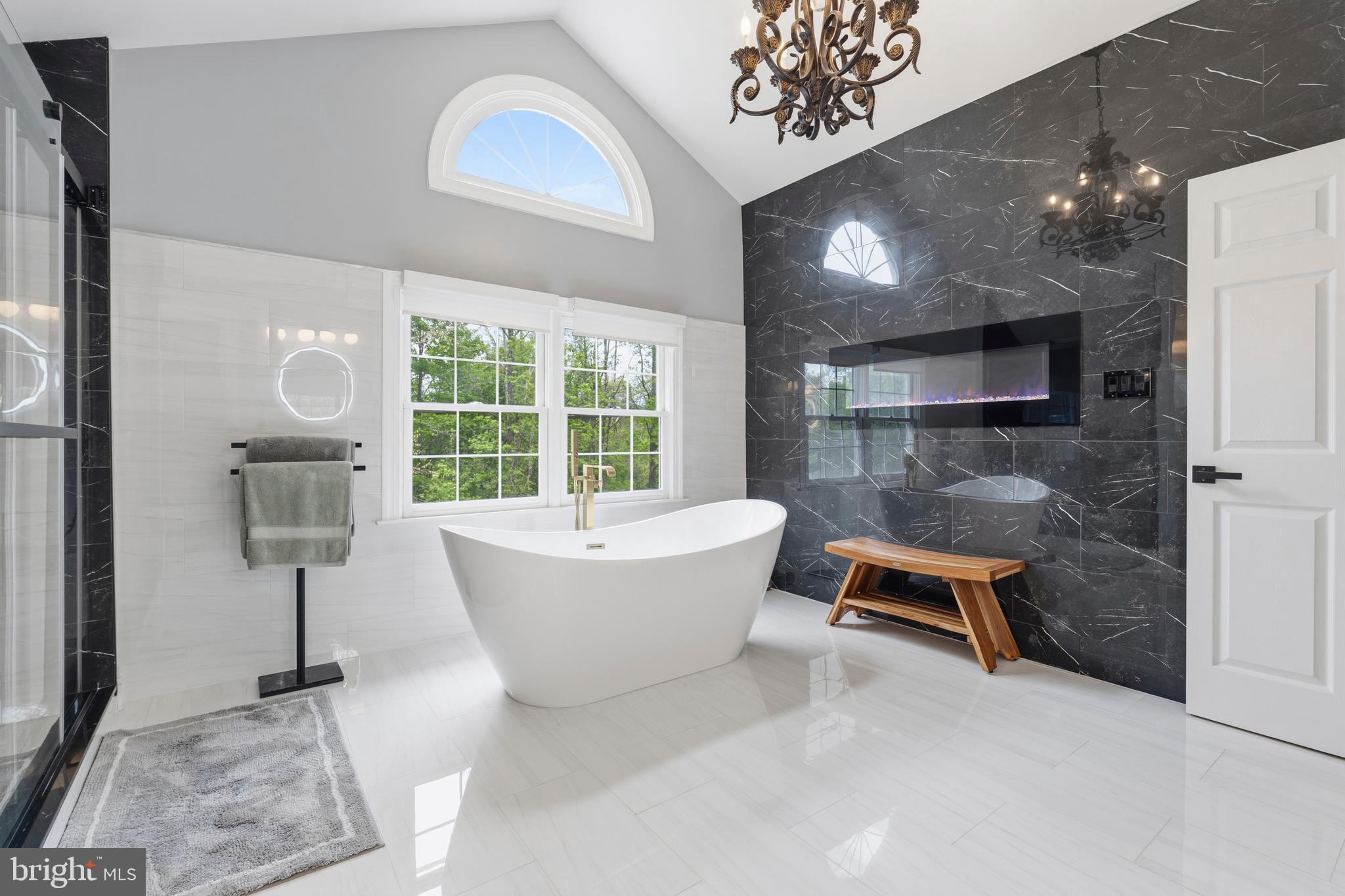 KINGS CROSSING - Residential
