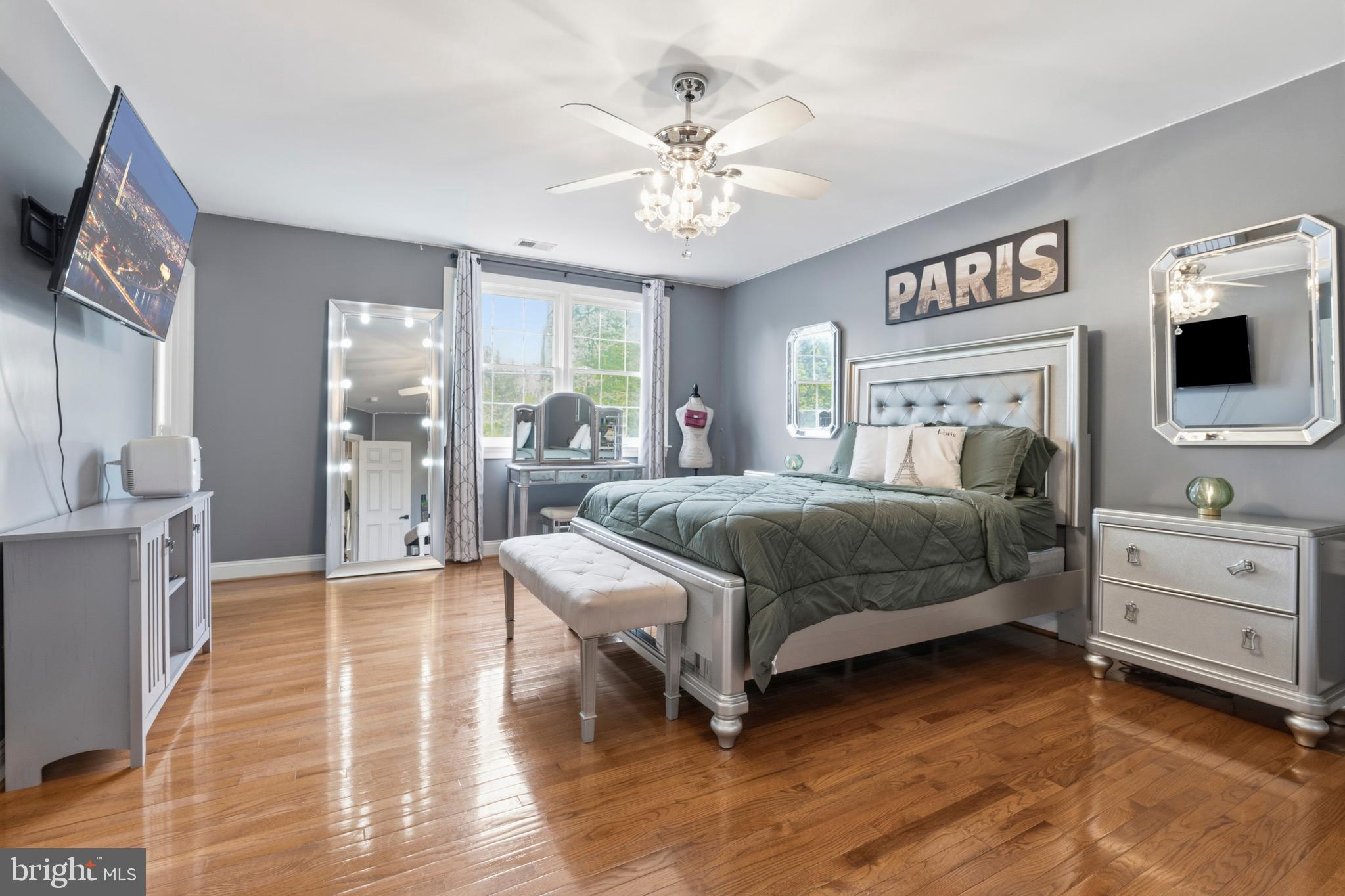 KINGS CROSSING - Residential