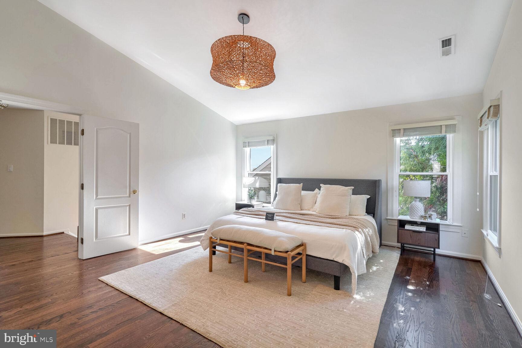 QUAKER HILL - Residential