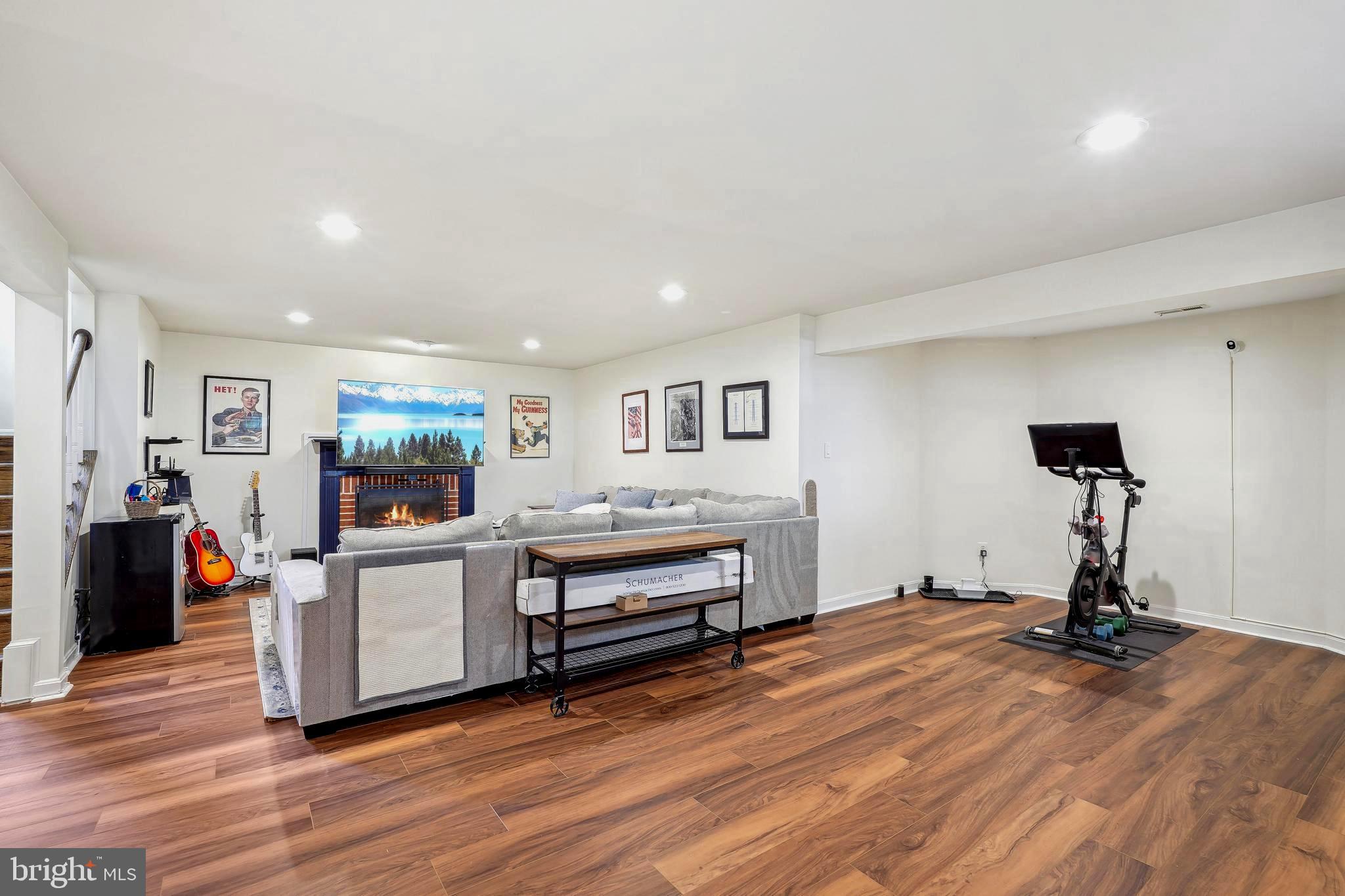 QUAKER HILL - Residential