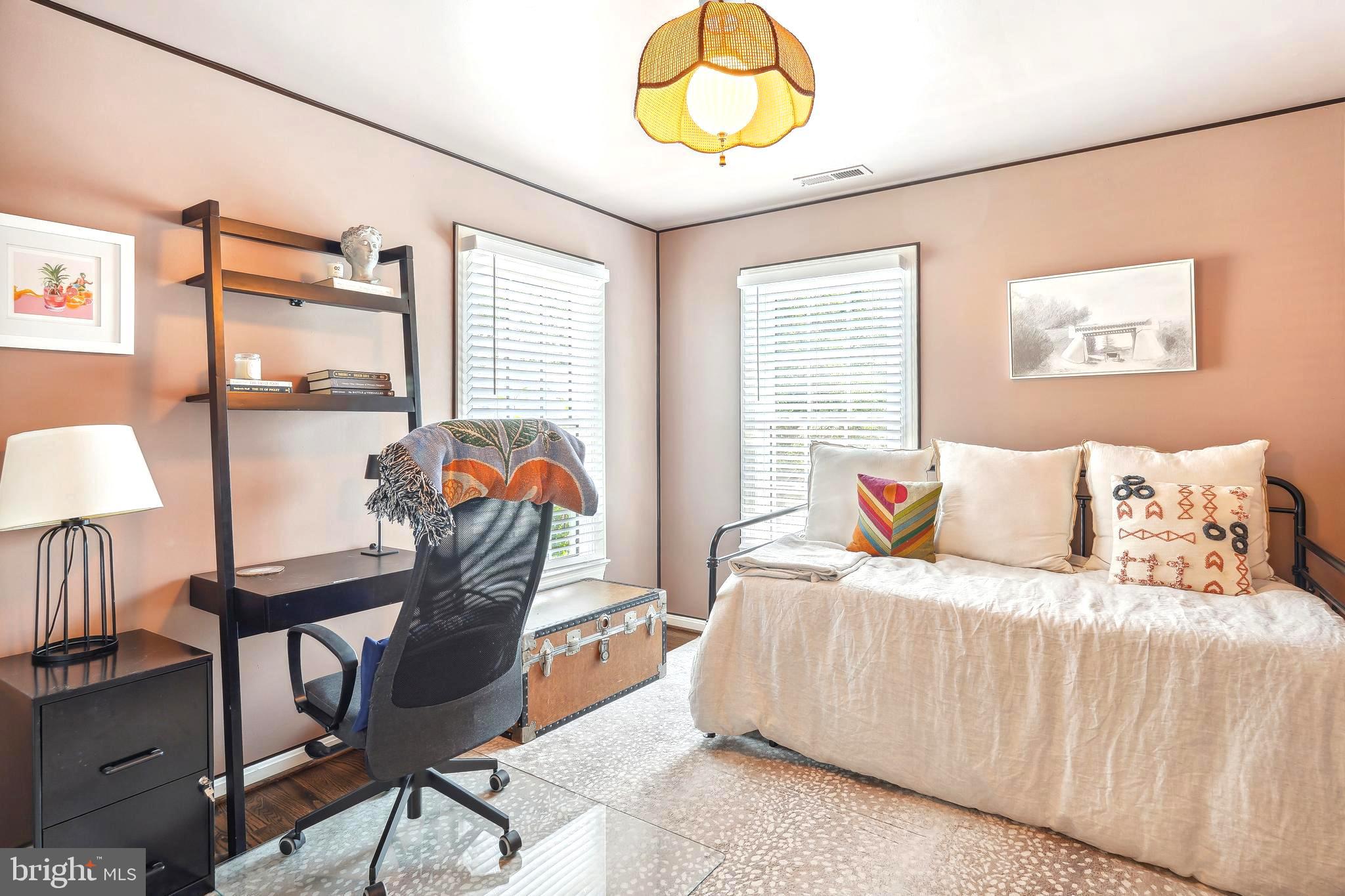 QUAKER HILL - Residential