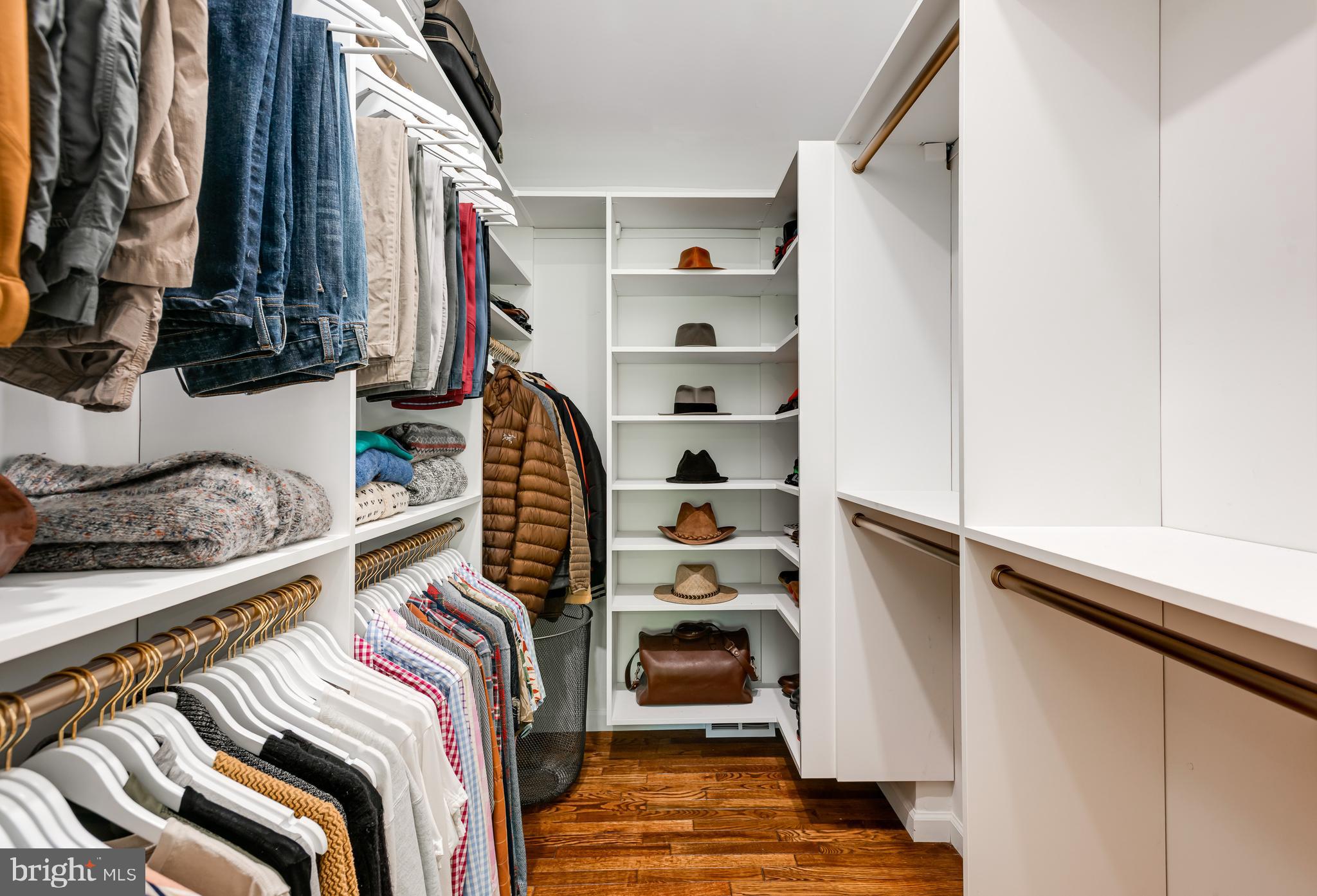 VALLEY HILLS - Residential