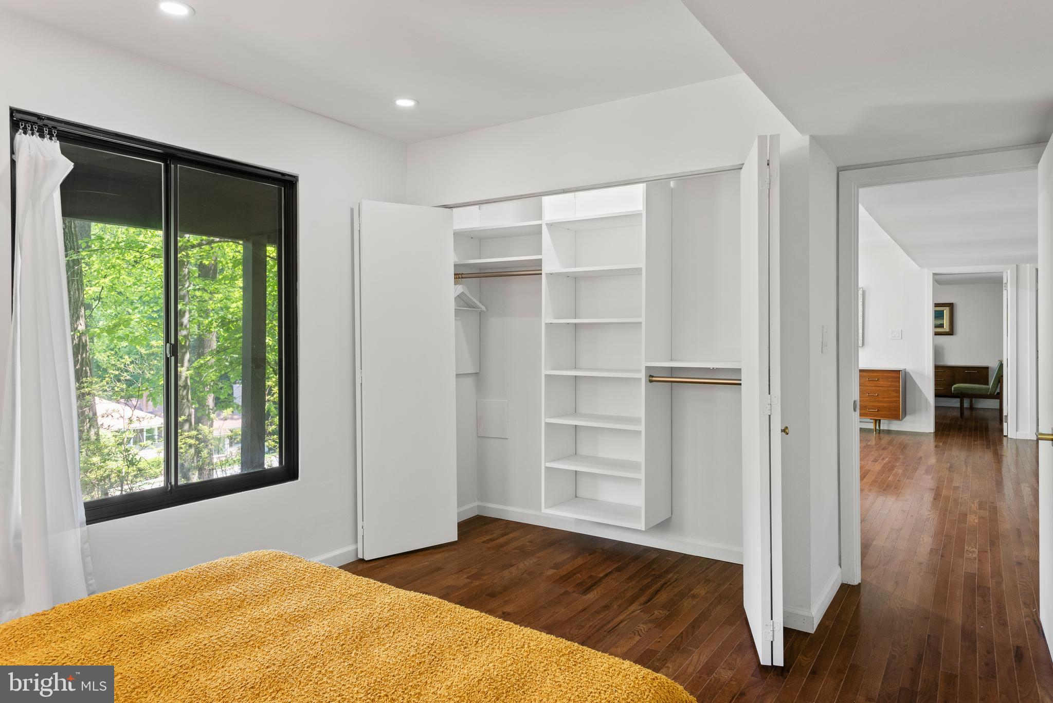 VALLEY HILLS - Residential