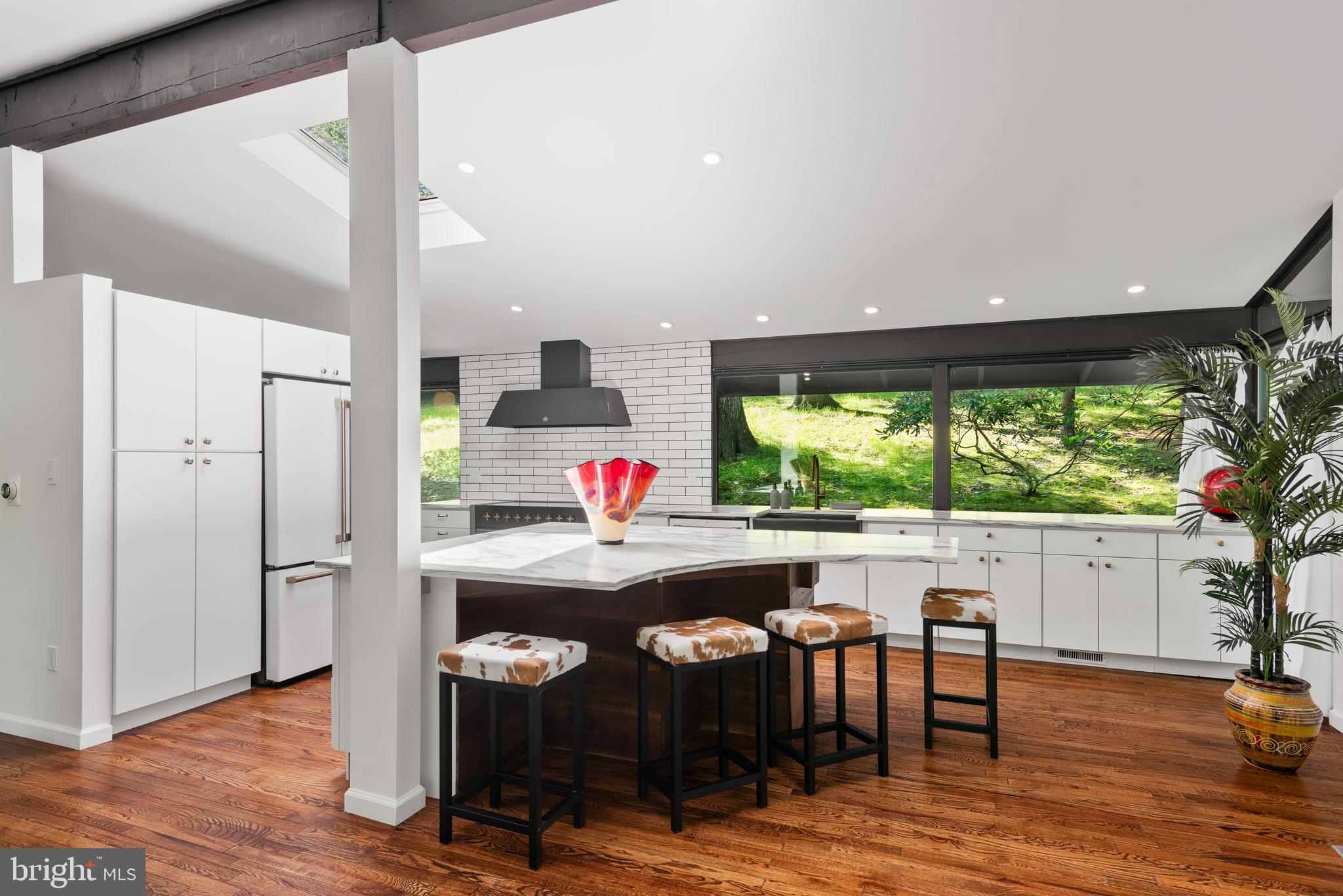 VALLEY HILLS - Residential