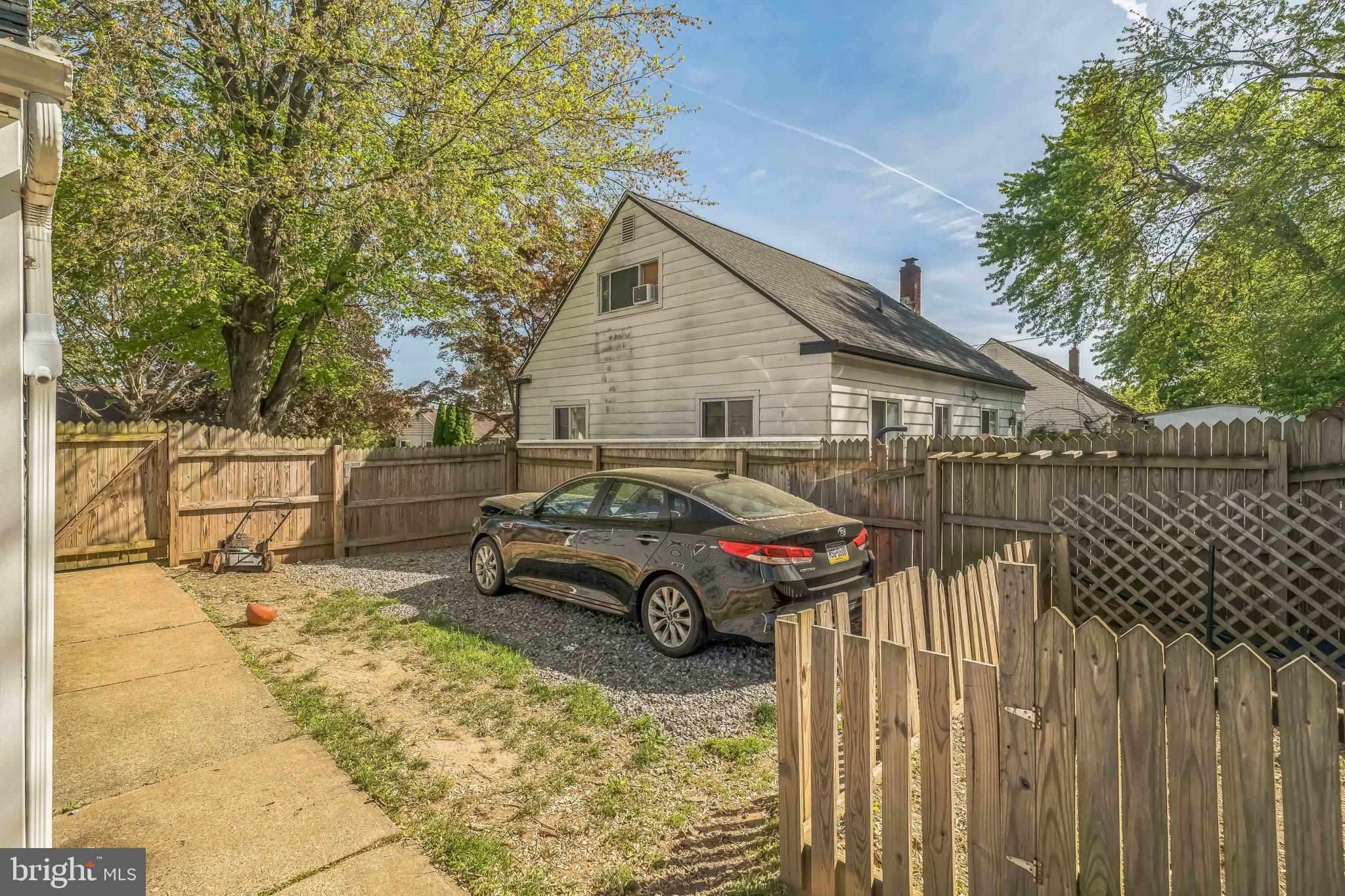 COATESVILLE - Residential