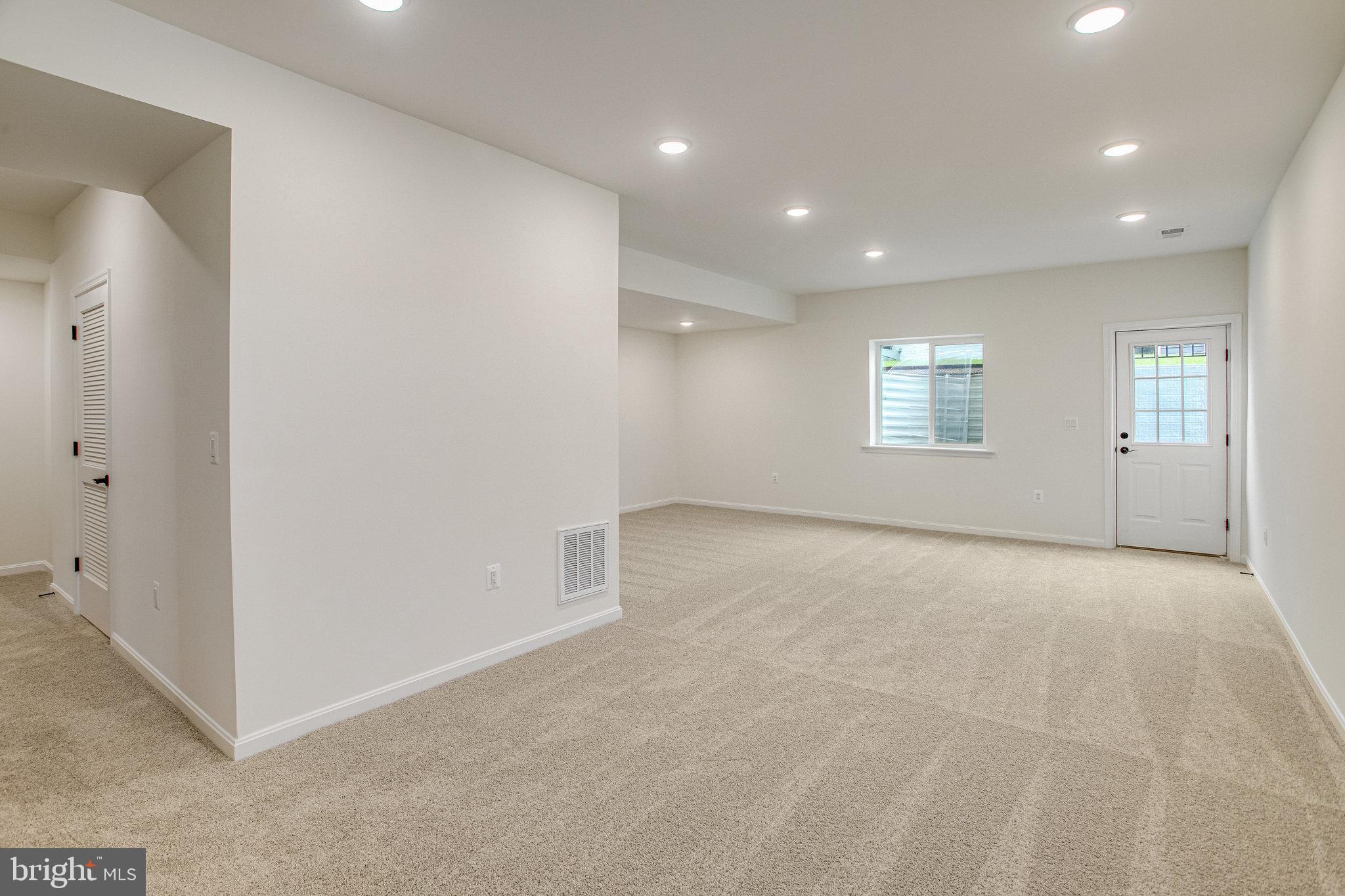 WILDERNESS SHORES - Residential