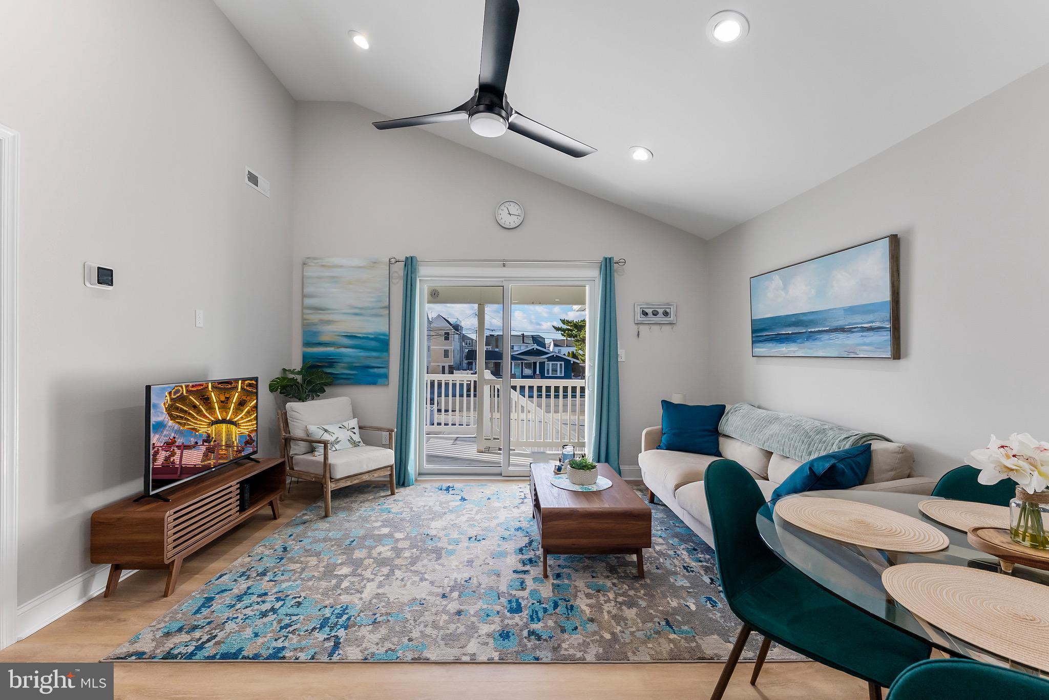 347 E 21ST AVENUE 201