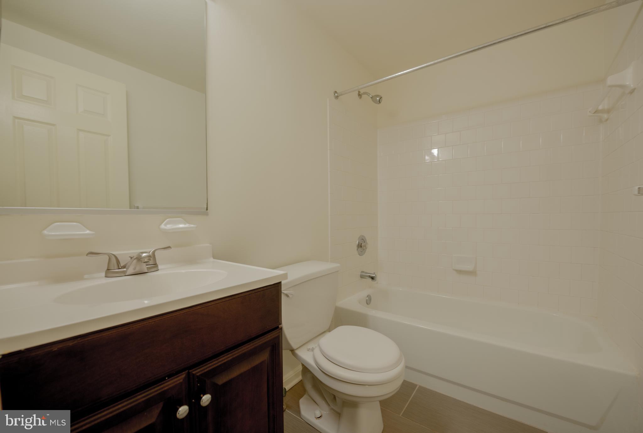 COLUMBIA PARK - Residential Lease