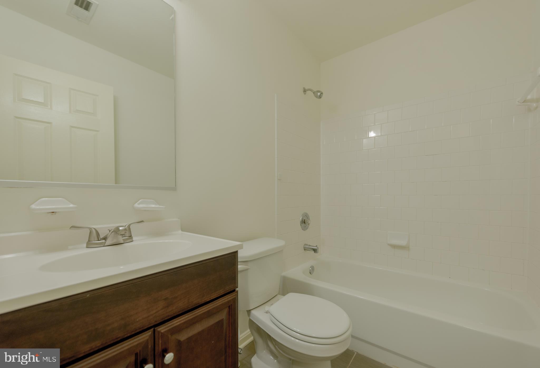 COLUMBIA PARK - Residential Lease